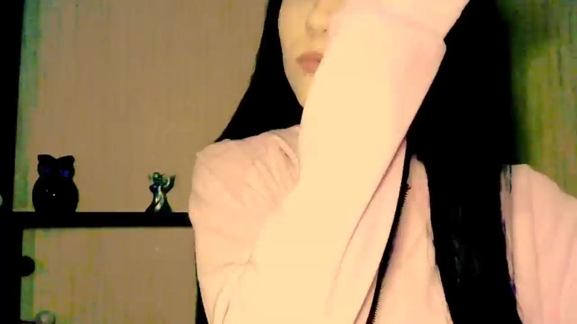 Gallery image thumbnail from Frioninny's myfreecams stream on, 04/24/2026, 19:47 image 3 of 20