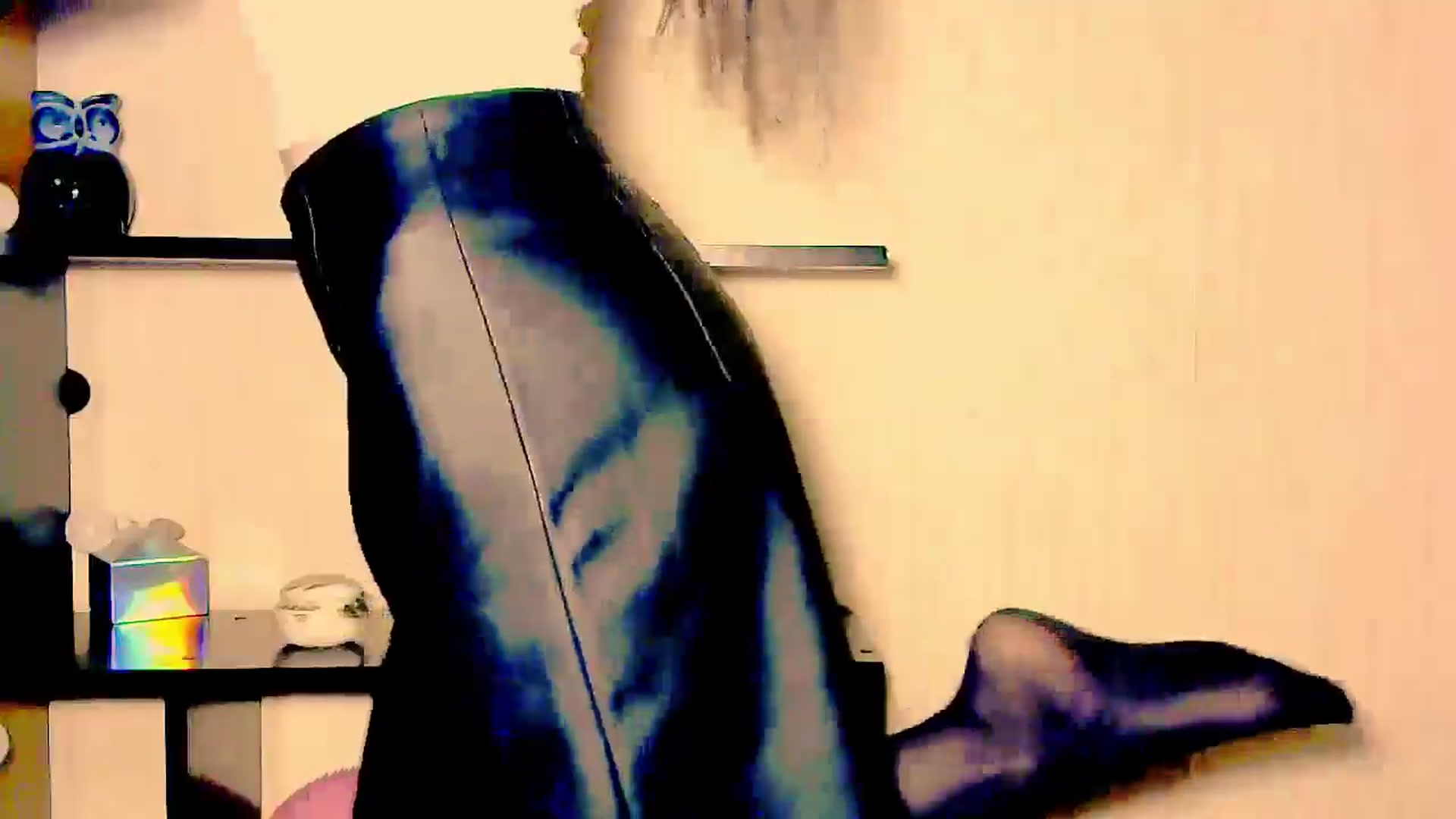 Gallery image thumbnail from Frioninny's myfreecams stream on, 04/25/2026, 20:42 image 14 of 20