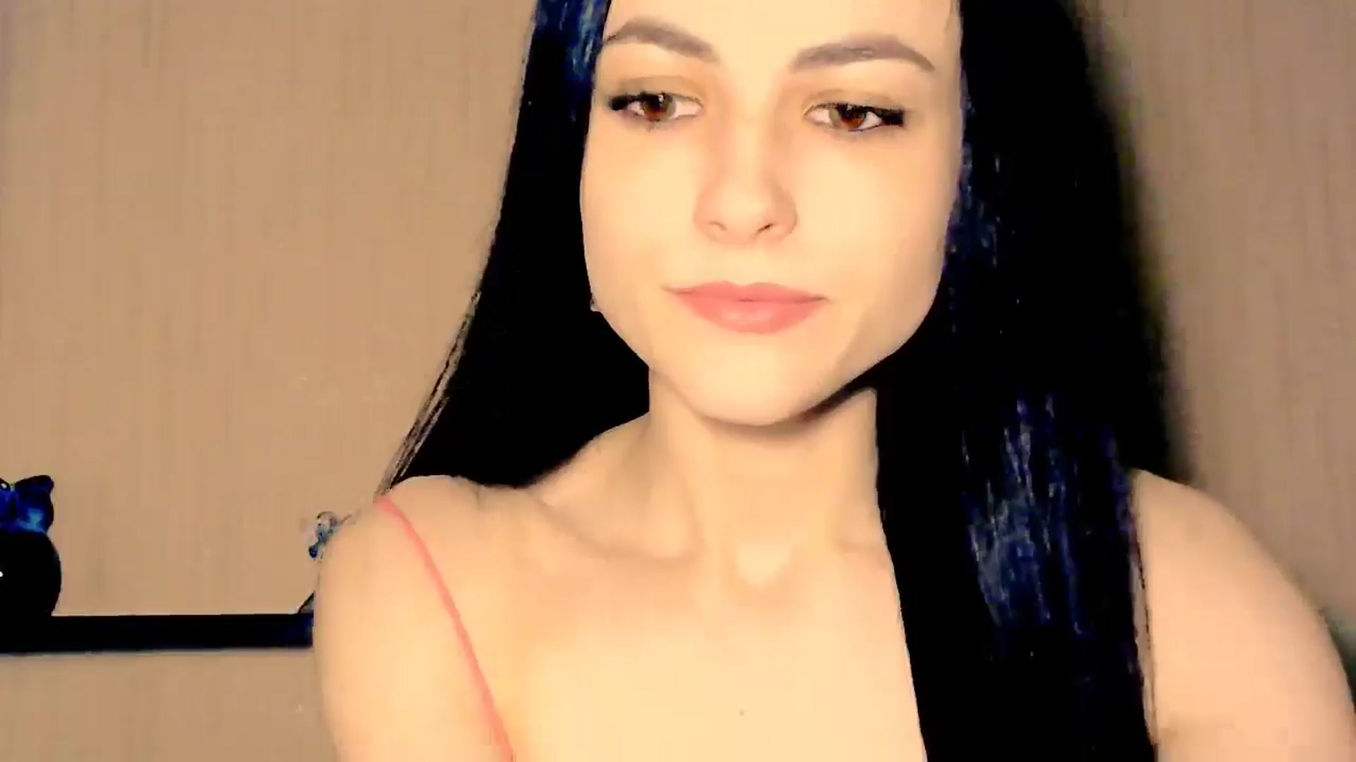 Gallery image thumbnail from Frioninny's myfreecams stream on, 04/29/2026, 20:56 image 9 of 20