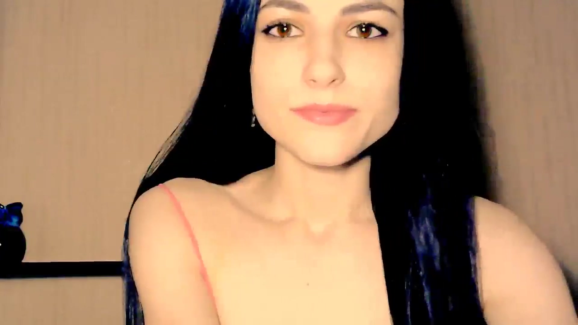 Gallery image thumbnail from Frioninny's myfreecams stream on, 04/29/2026, 20:56 image 10 of 20