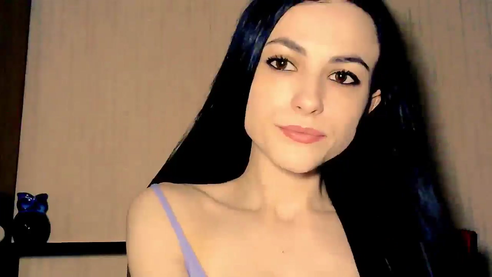 Gallery image thumbnail from Frioninny's myfreecams stream on, 04/30/2026, 18:55 image 4 of 20