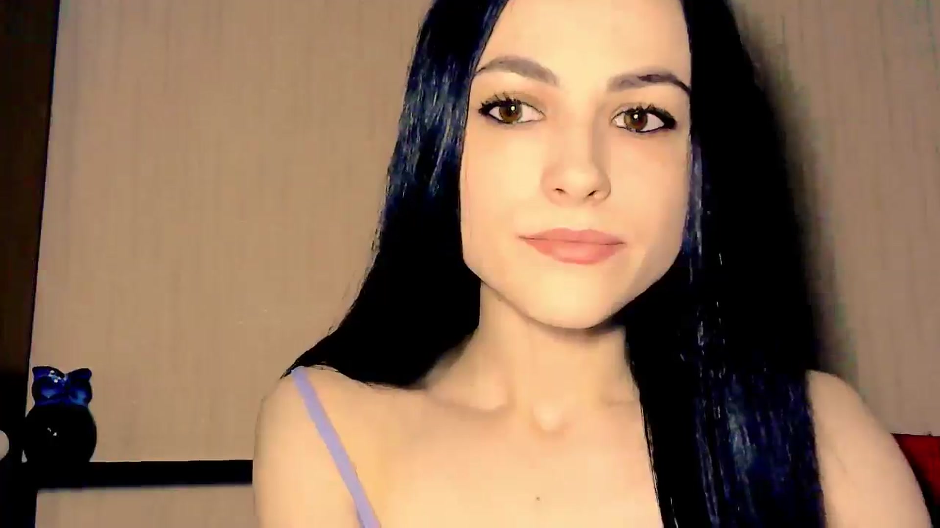 Gallery image thumbnail from Frioninny's myfreecams stream on, 04/30/2026, 18:55 image 7 of 20