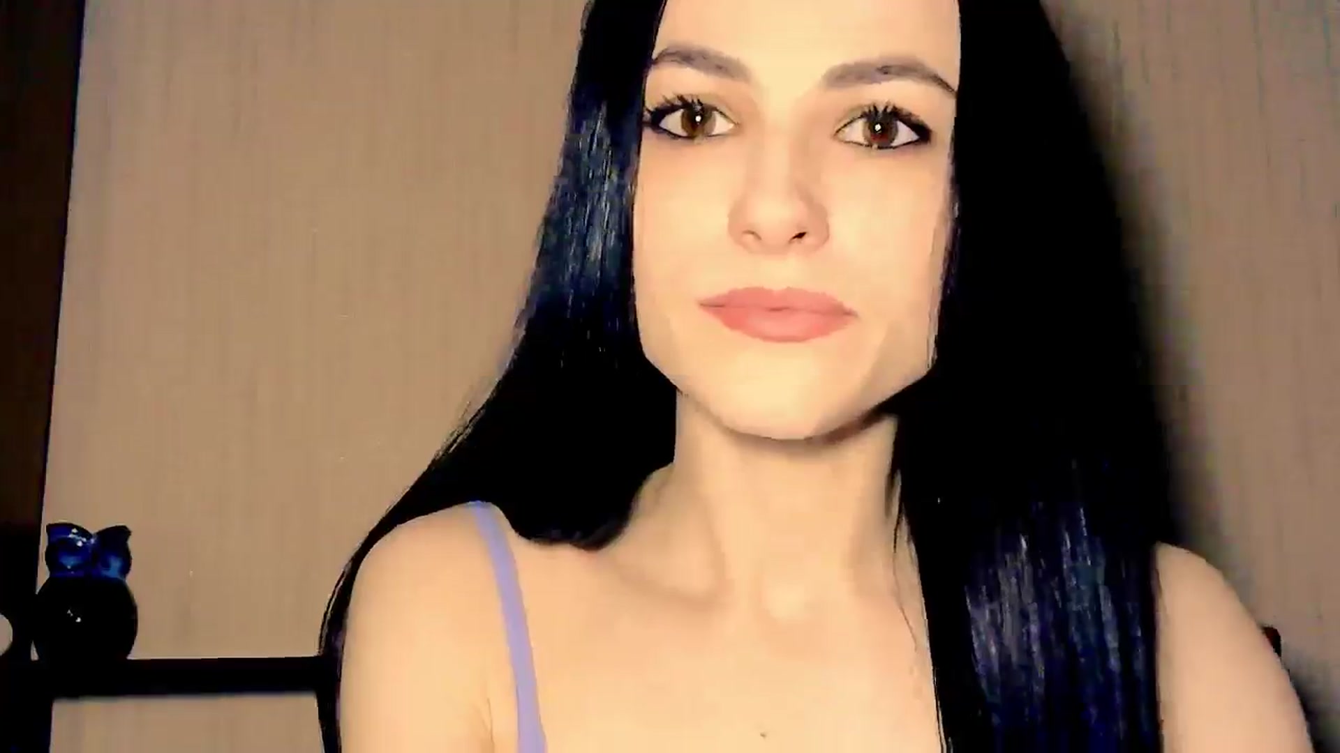 Gallery image thumbnail from Frioninny's myfreecams stream on, 04/30/2026, 18:55 image 3 of 20