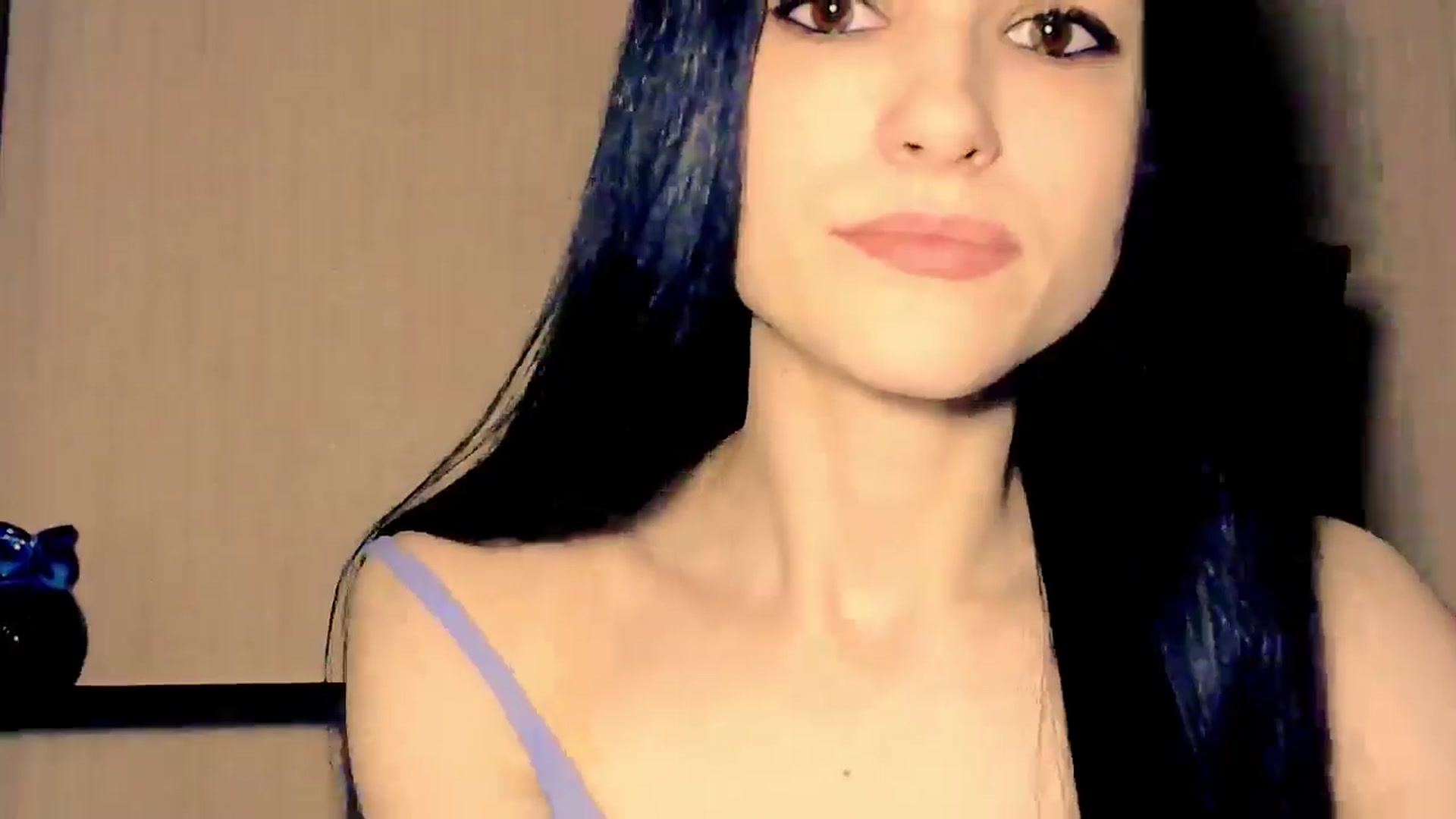 Gallery image thumbnail from Frioninny's myfreecams stream on, 04/30/2026, 20:33 image 7 of 20