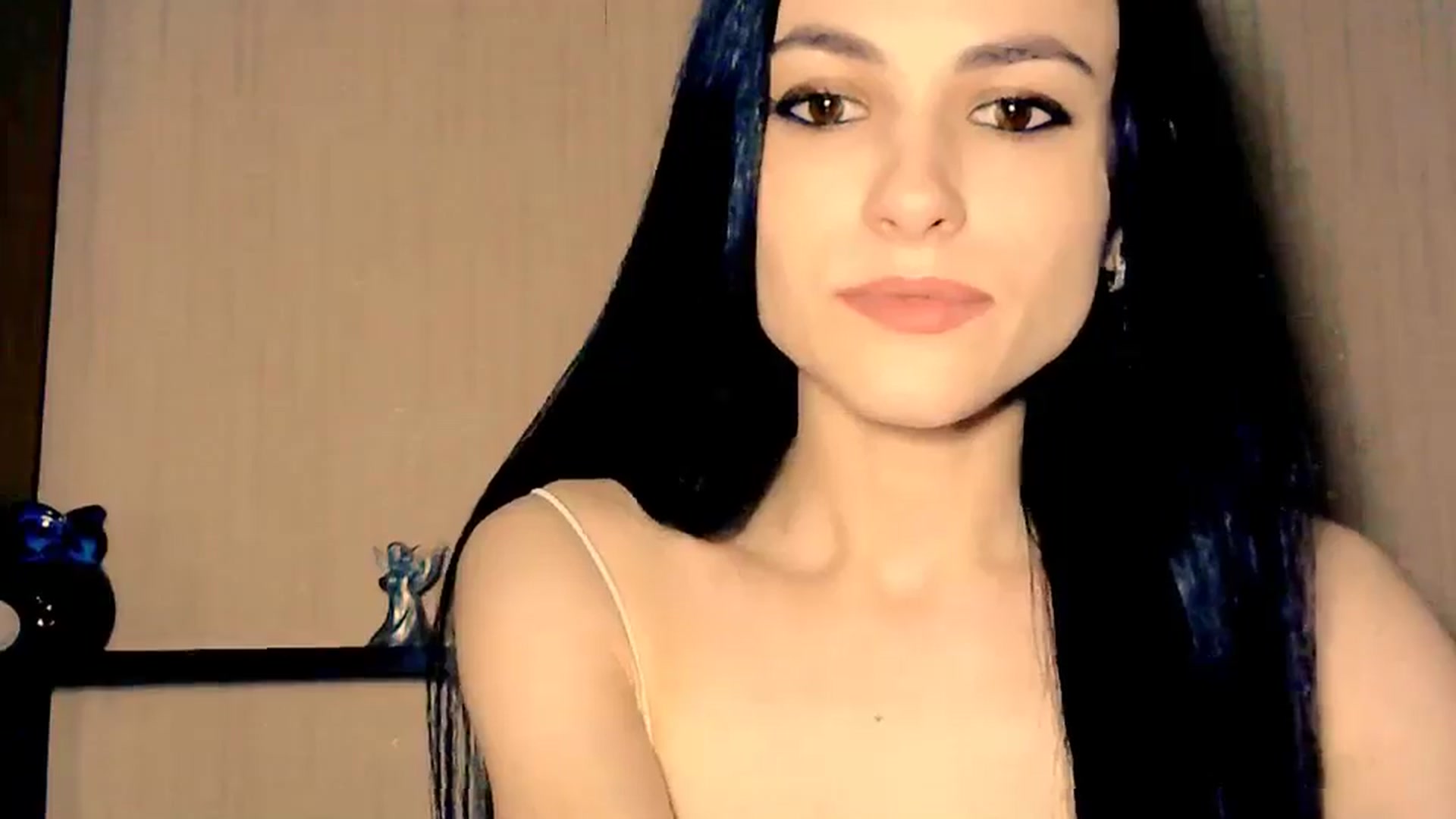 Gallery image thumbnail from Frioninny's myfreecams stream on, 05/02/2026, 21:15 image 13 of 20