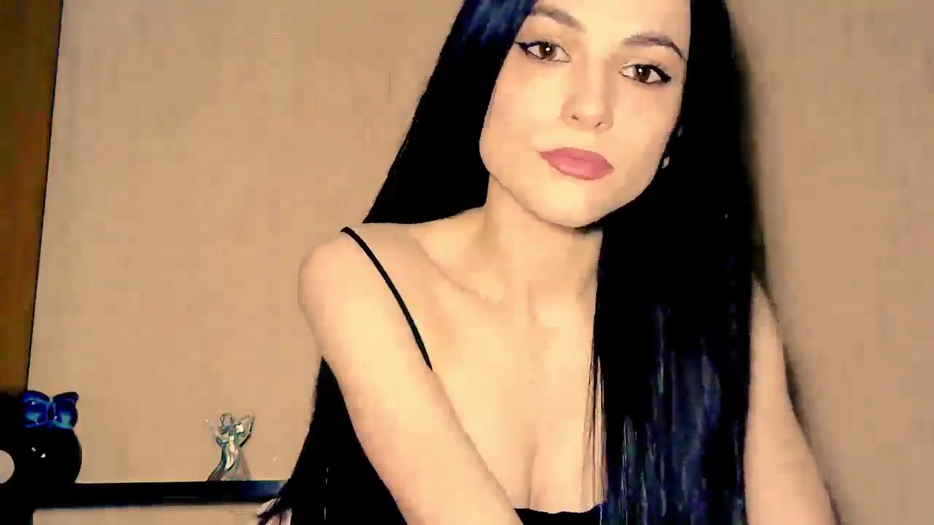 Gallery image thumbnail from Frioninny's myfreecams stream on, 05/03/2026, 19:48 image 3 of 20