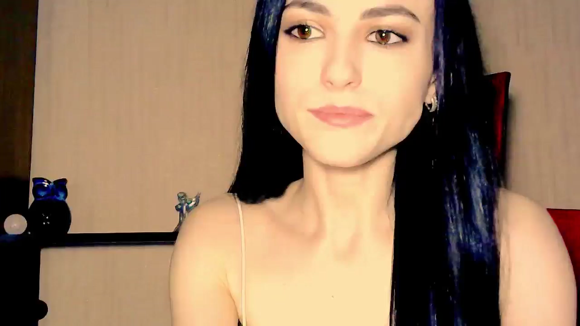 Gallery image thumbnail from Frioninny's myfreecams stream on, 05/07/2026, 21:22 image 10 of 20