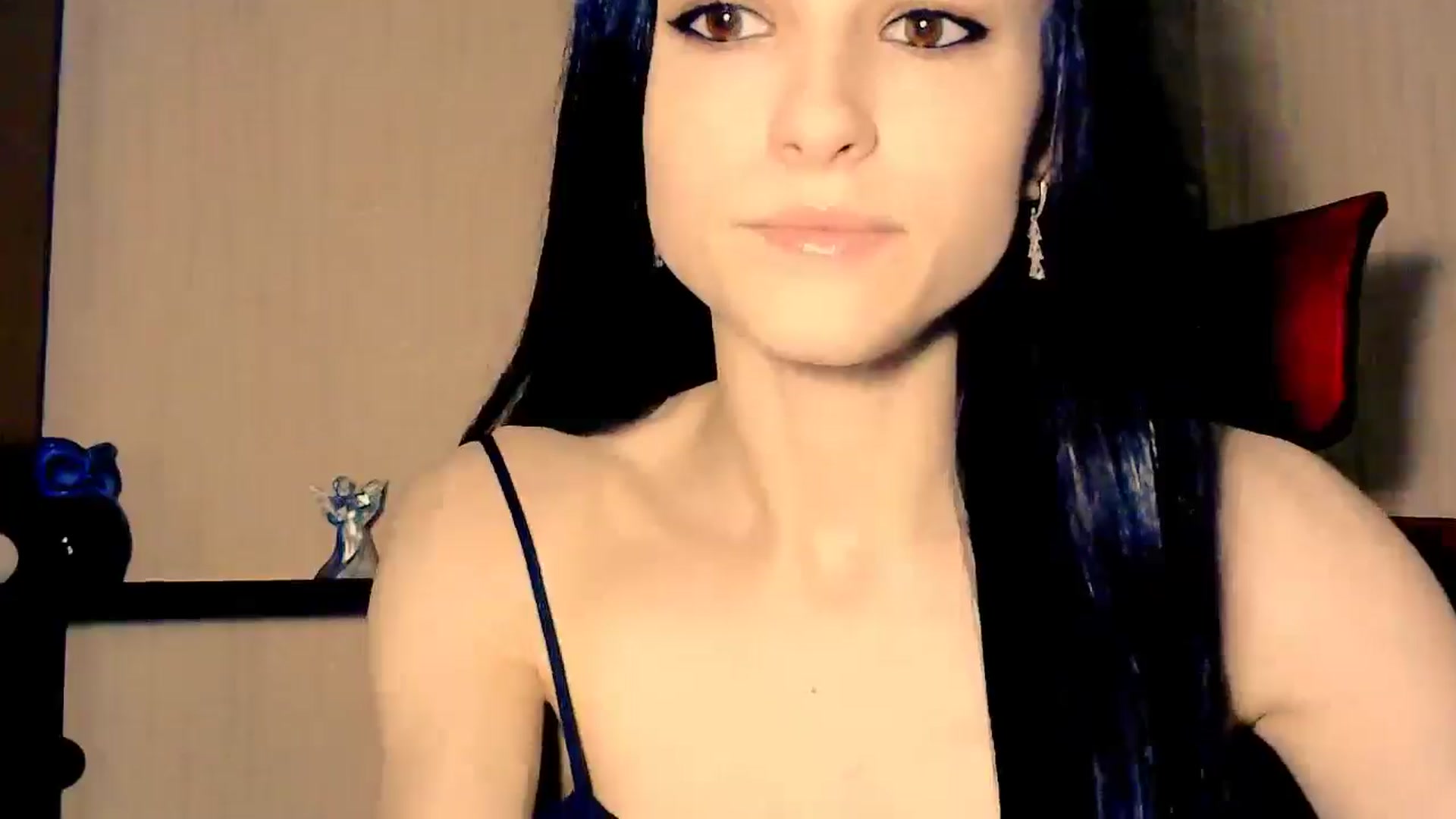 Gallery image thumbnail from Frioninny's myfreecams stream on, 05/09/2026, 19:14 image 19 of 20