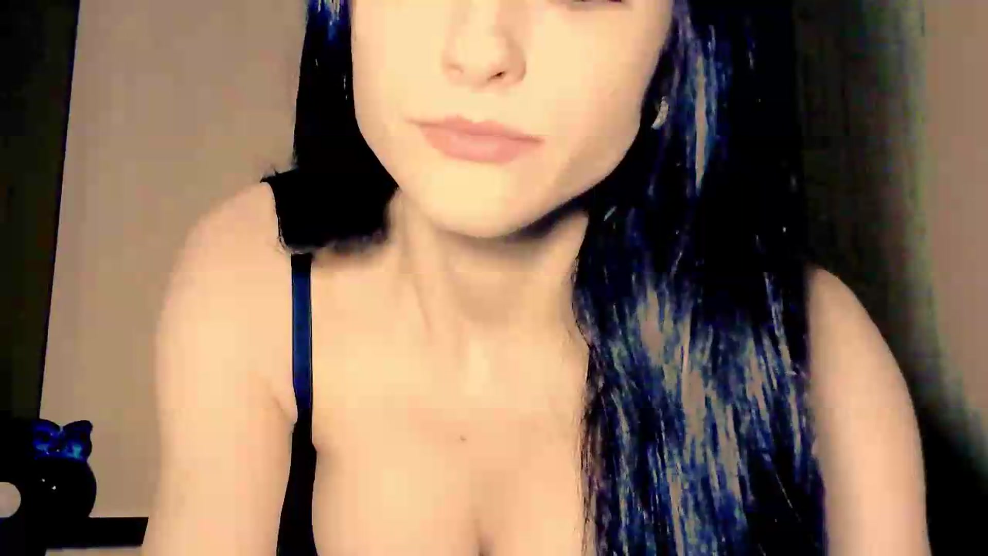Gallery image thumbnail from Frioninny's myfreecams stream on, 05/10/2026, 21:06 image 7 of 20