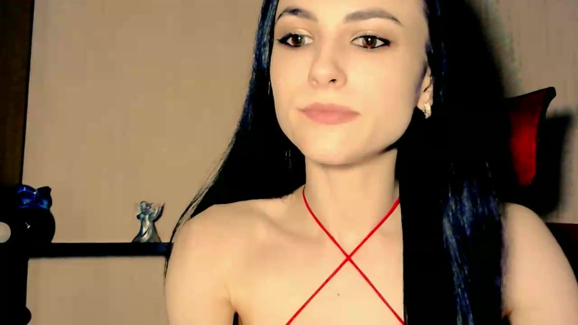 Gallery image thumbnail from Frioninny's myfreecams stream on, 05/12/2026, 21:14 image 10 of 20