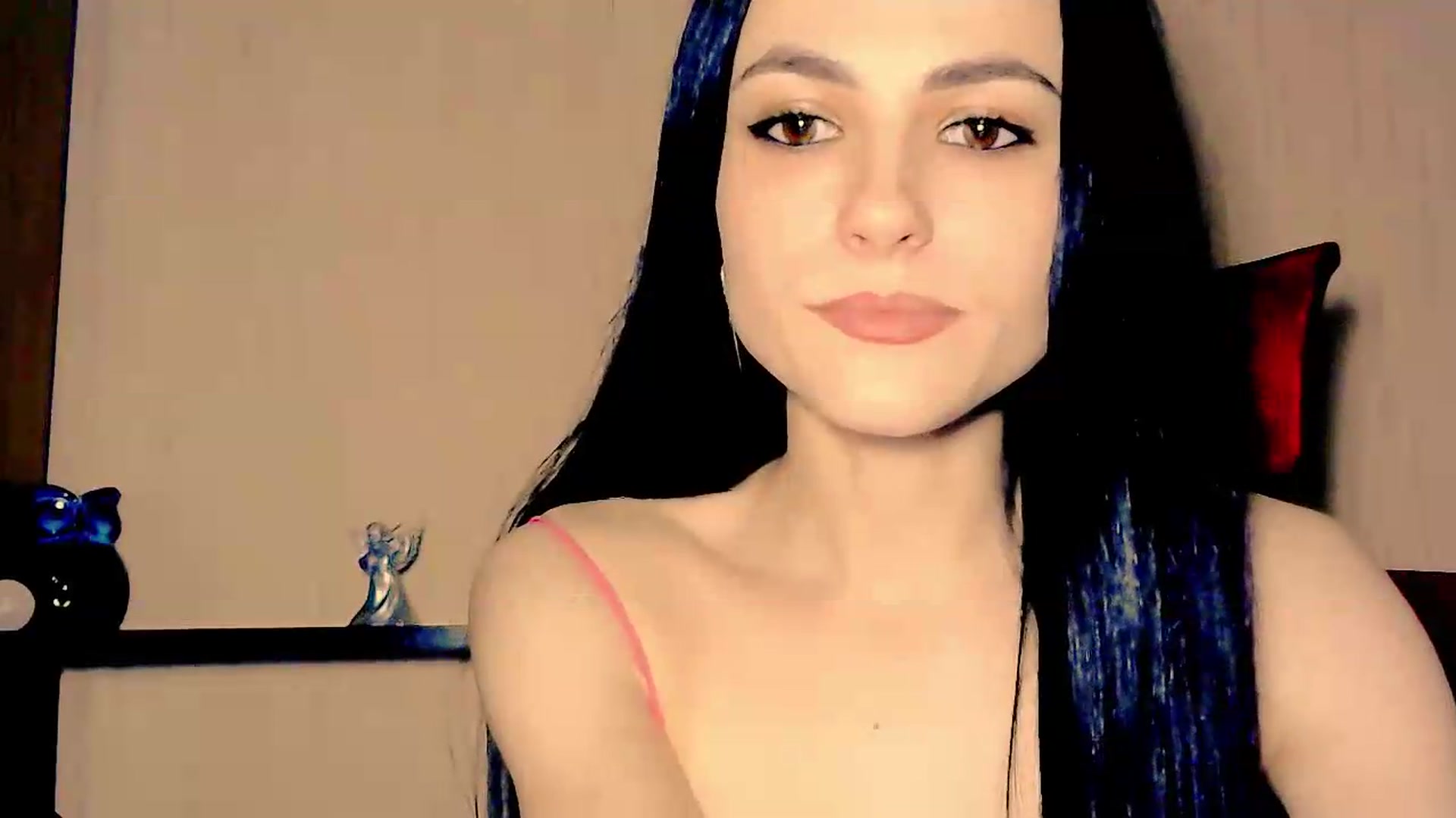 Gallery image thumbnail from Frioninny's myfreecams stream on, 05/15/2026, 20:26 image 20 of 20