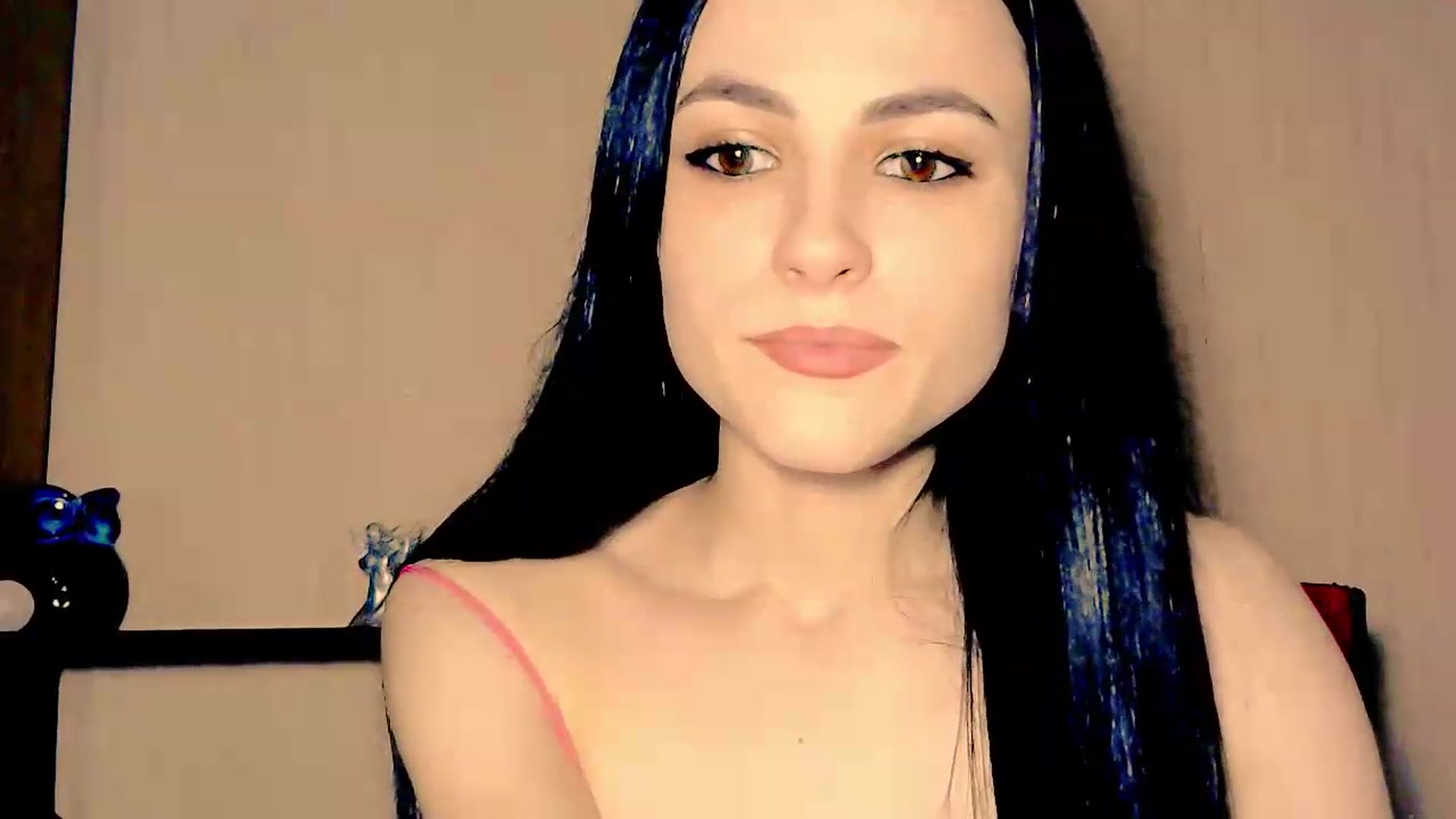 Gallery image thumbnail from Frioninny's myfreecams stream on, 05/15/2026, 20:26 image 16 of 20