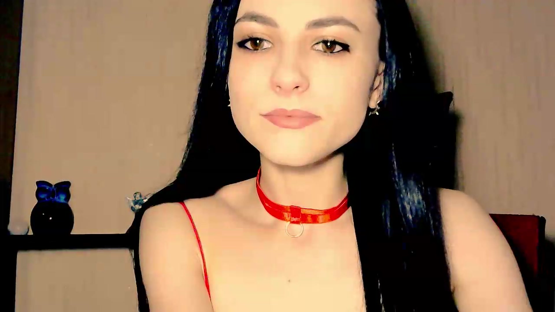 Gallery image thumbnail from Frioninny's myfreecams stream on, 05/22/2026, 19:24 image 9 of 20