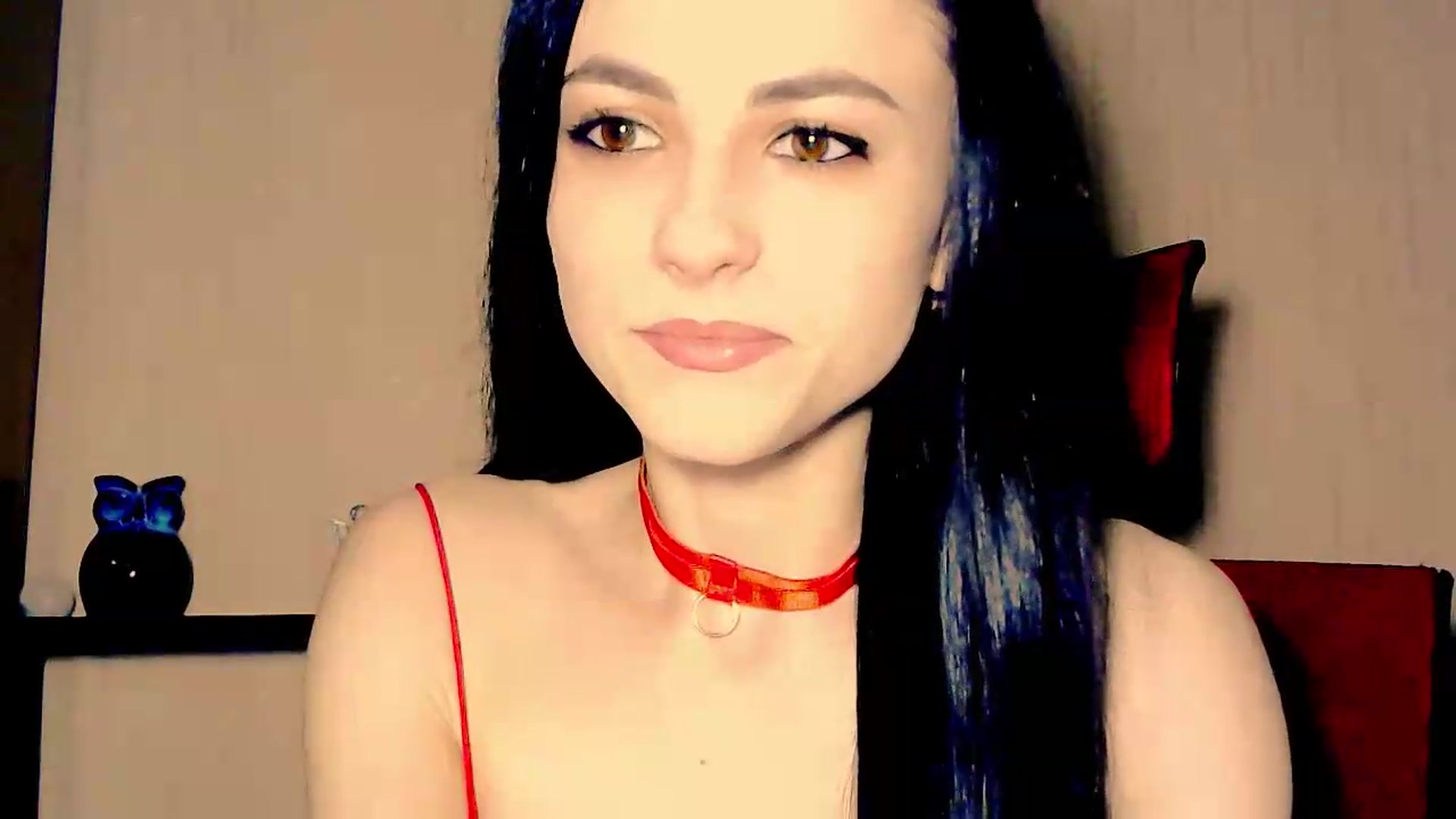 Gallery image thumbnail from Frioninny's myfreecams stream on, 05/22/2026, 19:24 image 10 of 20