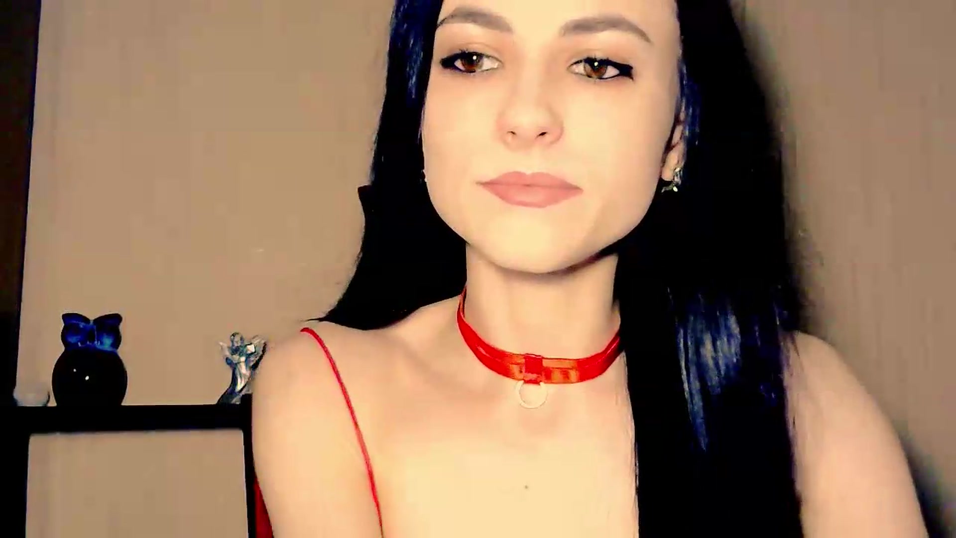 Gallery image thumbnail from Frioninny's myfreecams stream on, 05/22/2026, 19:24 image 5 of 20
