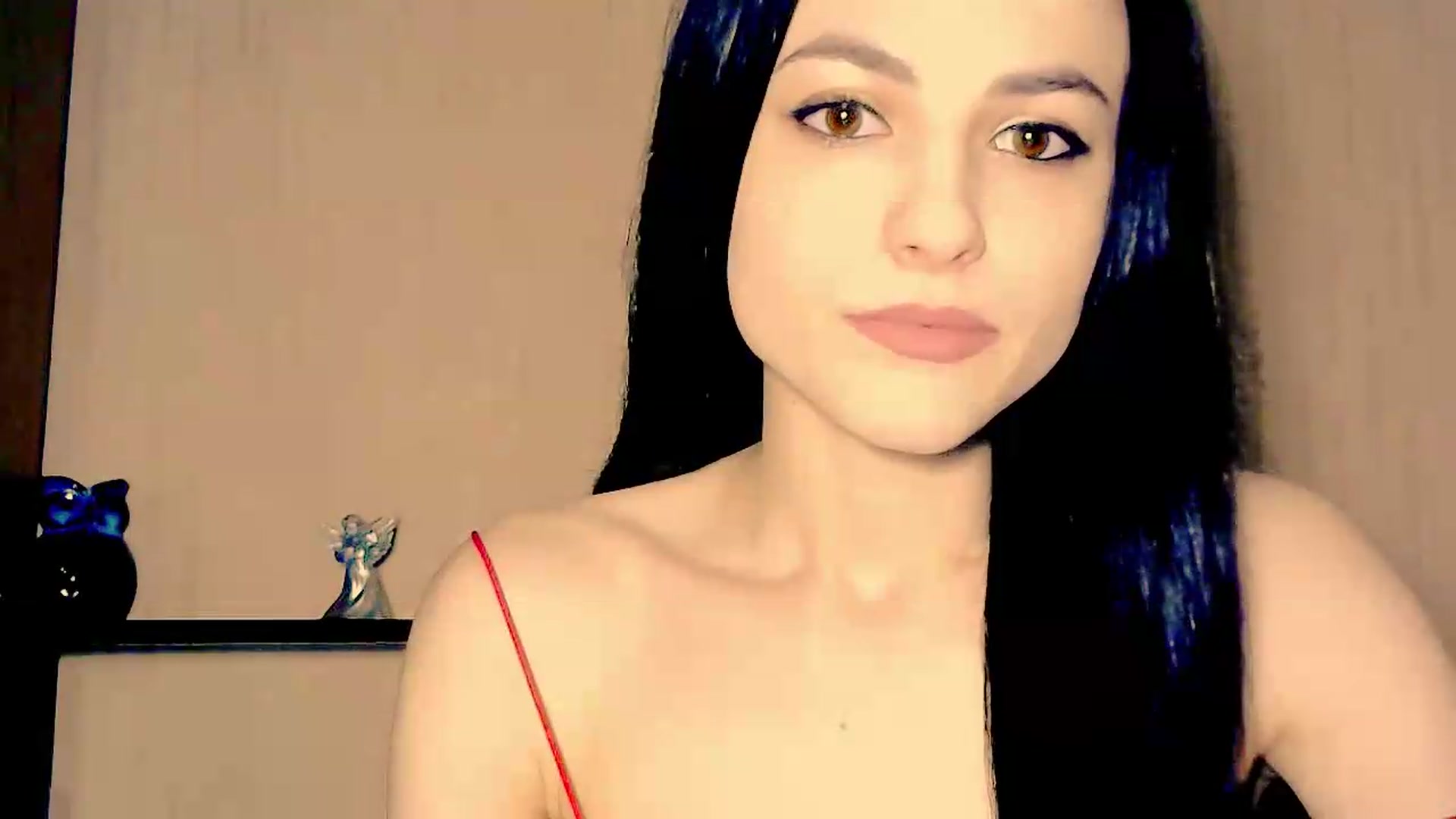 Gallery image thumbnail from Frioninny's myfreecams stream on, 05/30/2026, 20:58 image 14 of 20