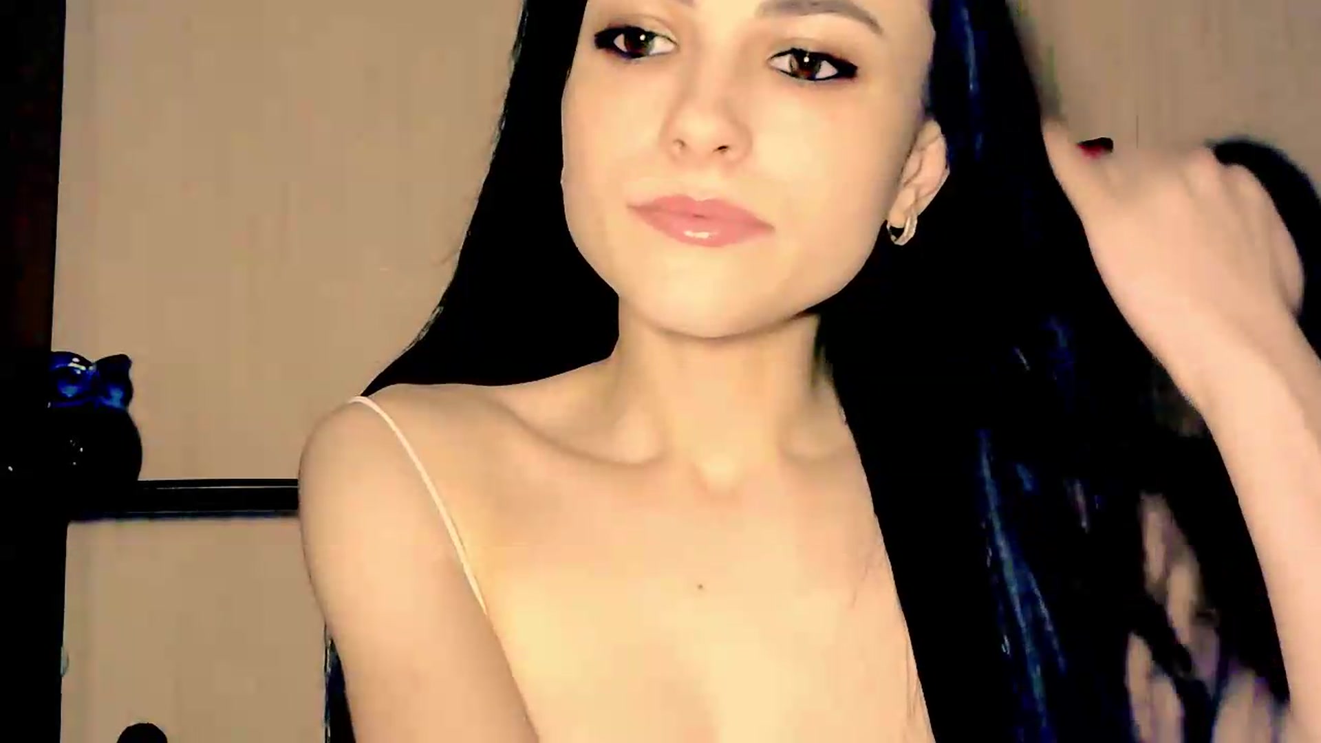 Gallery image thumbnail from Frioninny's myfreecams stream on, 06/05/2026, 23:46 image 8 of 20