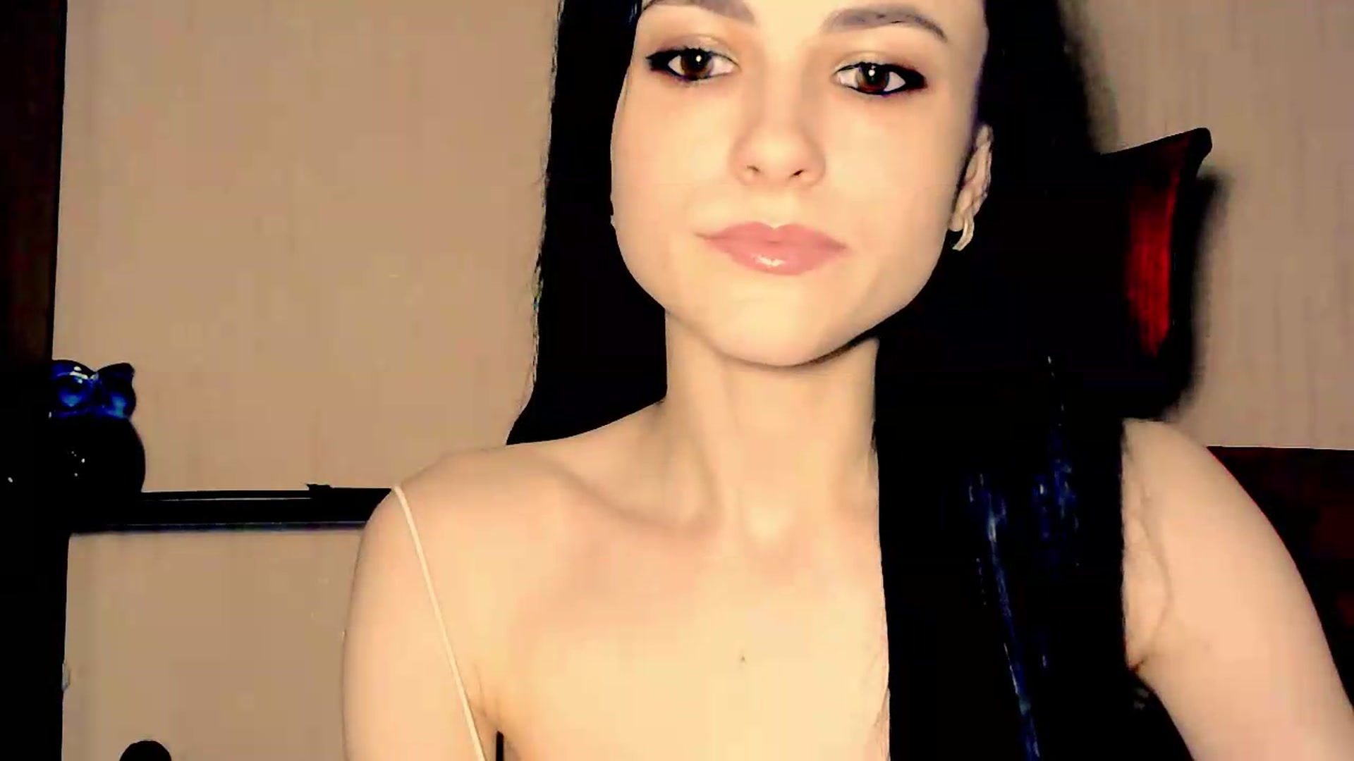 Gallery image thumbnail from Frioninny's myfreecams stream on, 06/05/2026, 23:46 image 10 of 20