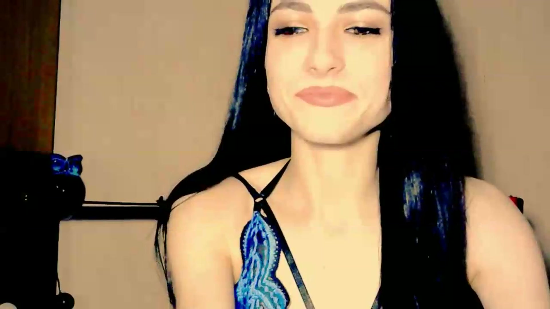Gallery image thumbnail from Frioninny's myfreecams stream on, 06/06/2026, 18:44 image 17 of 20