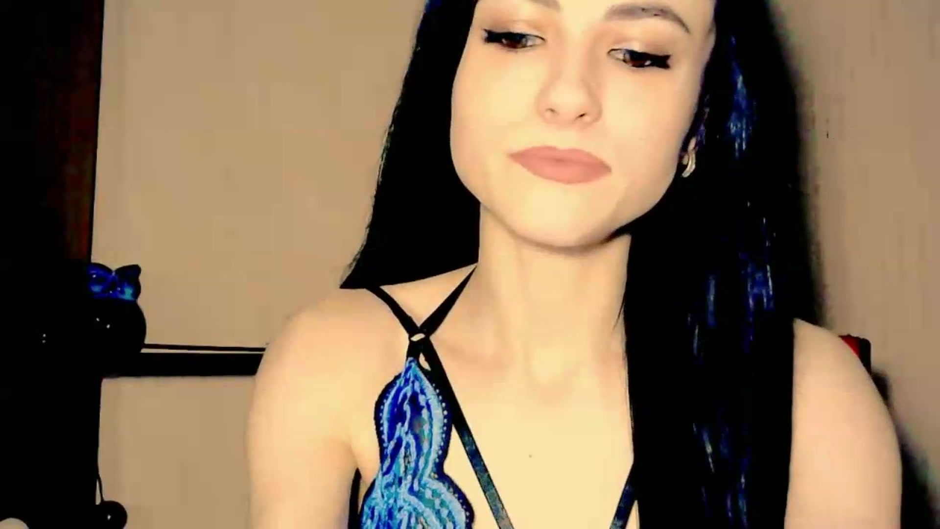 Gallery image thumbnail from Frioninny's myfreecams stream on, 06/06/2026, 18:44 image 14 of 20