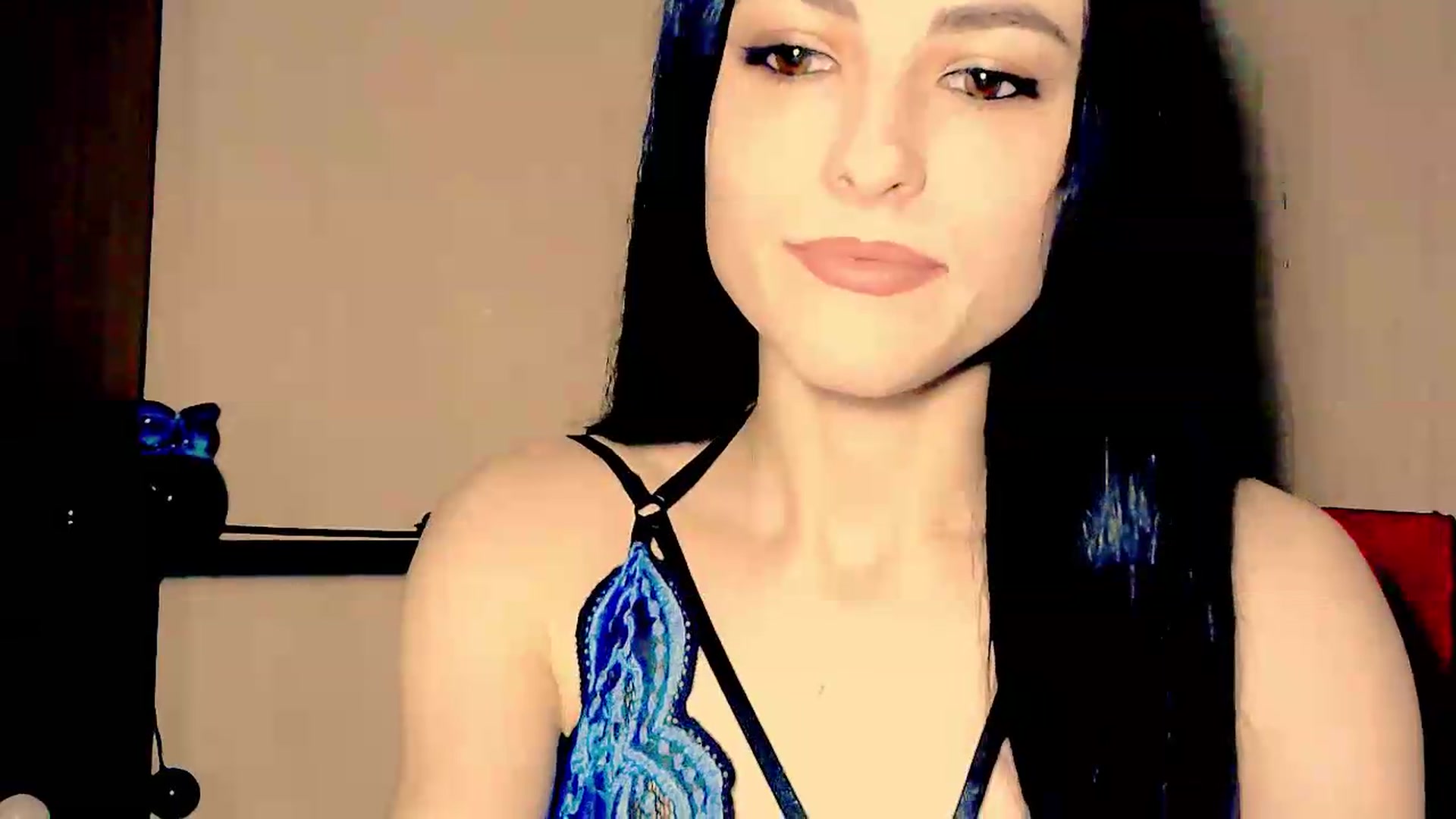 Gallery image thumbnail from Frioninny's myfreecams stream on, 06/06/2026, 18:44 image 3 of 20