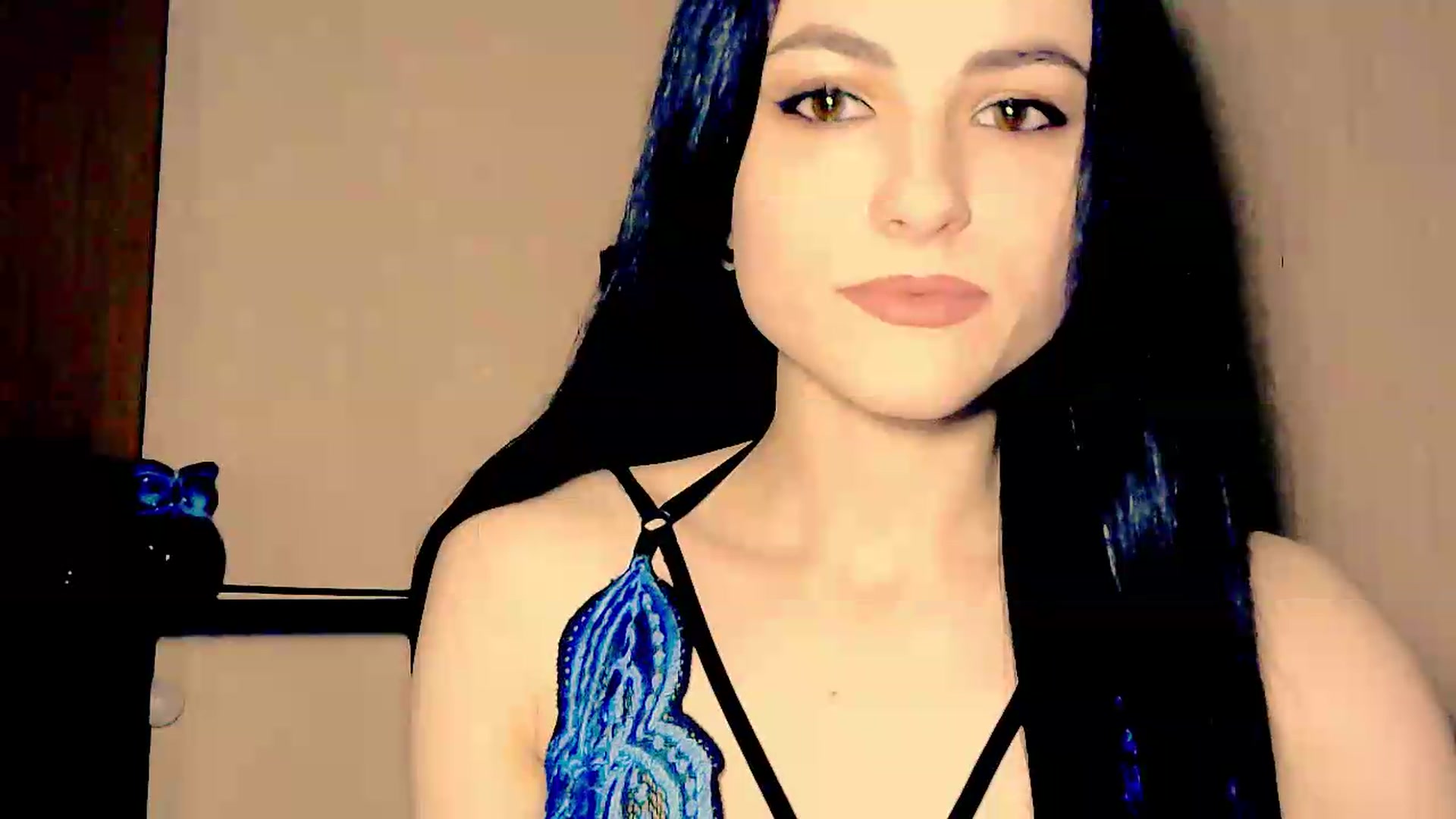 Gallery image thumbnail from Frioninny's myfreecams stream on, 06/06/2026, 18:44 image 20 of 20