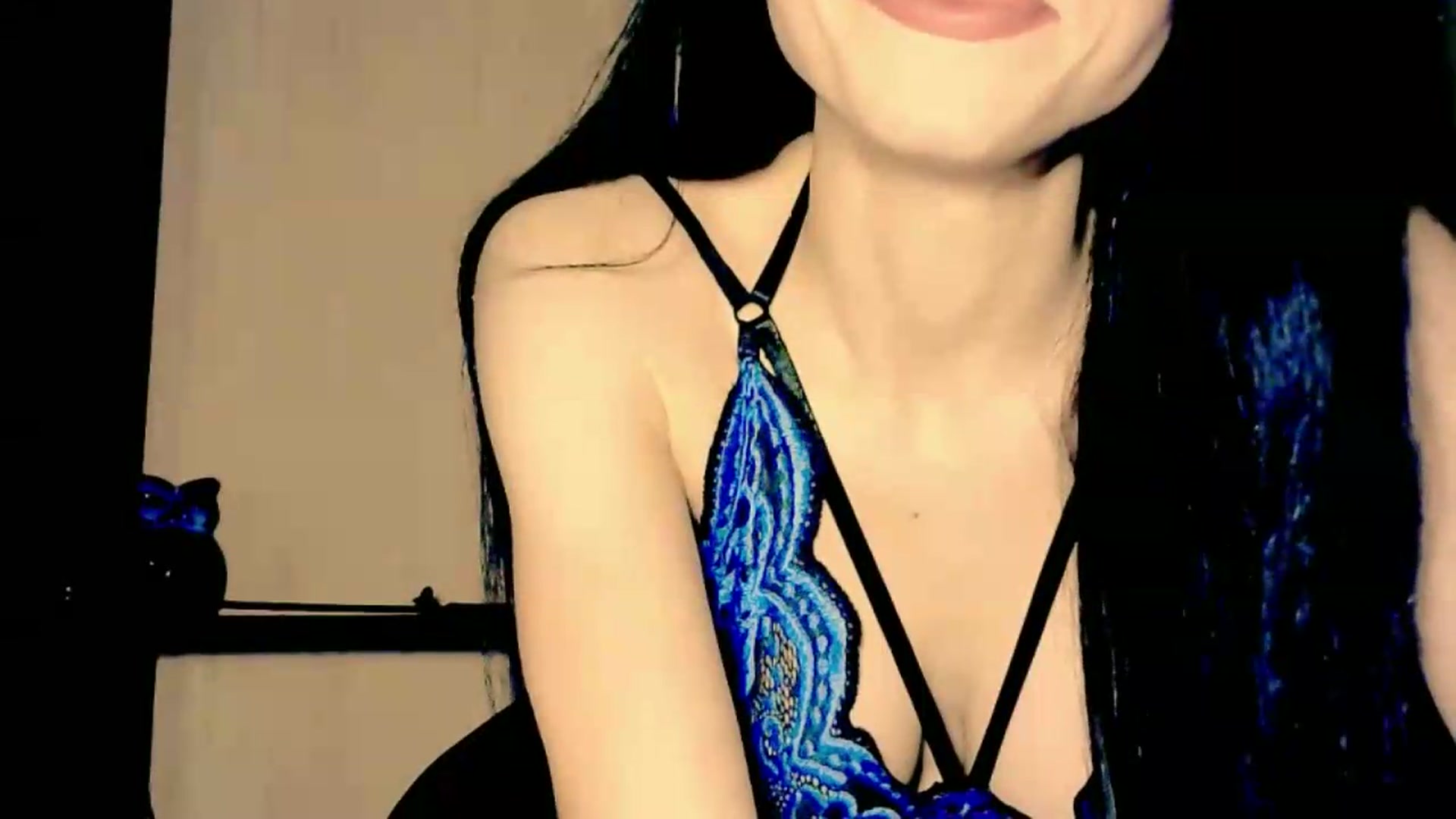 Gallery image thumbnail from Frioninny's myfreecams stream on, 06/06/2026, 18:44 image 7 of 20