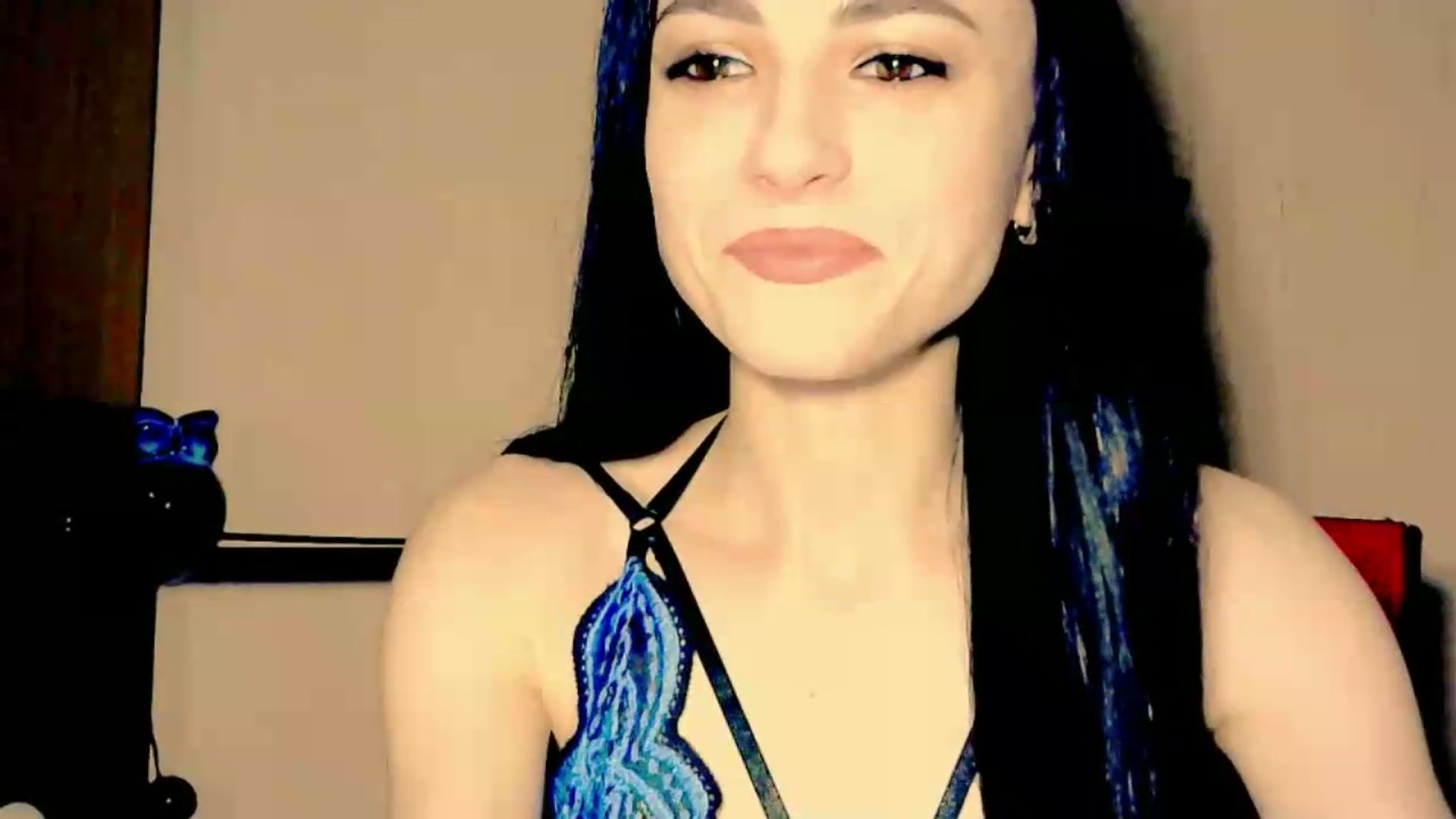 Gallery image thumbnail from Frioninny's myfreecams stream on, 06/06/2026, 18:44 image 10 of 20