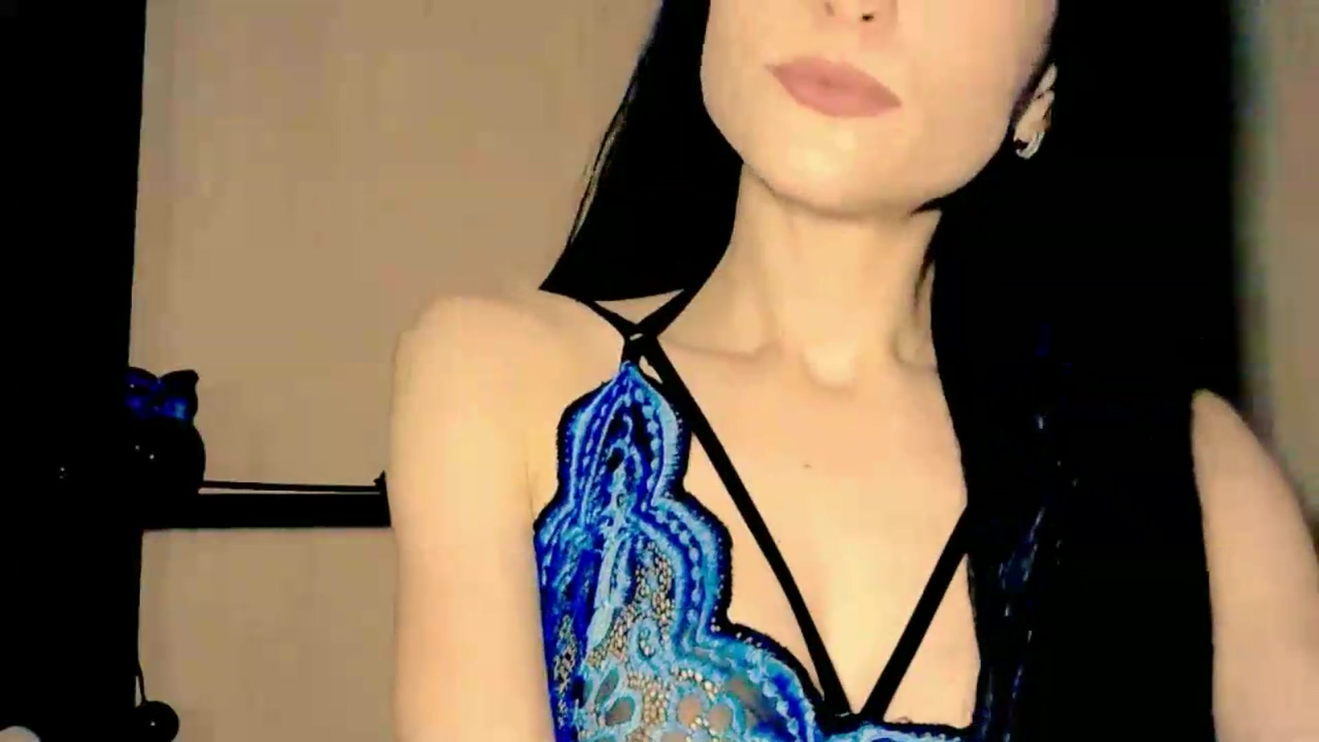 Gallery image thumbnail from Frioninny's myfreecams stream on, 06/06/2026, 18:44 image 12 of 20