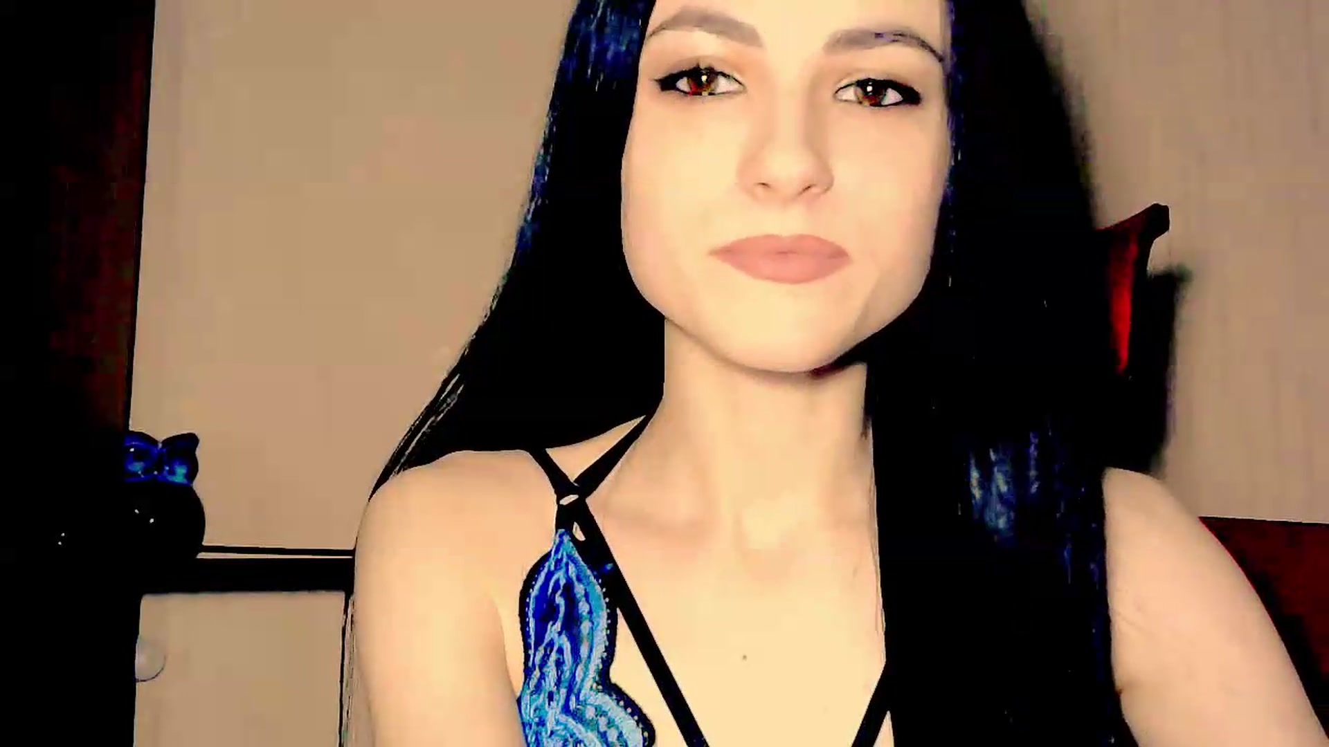 Gallery image thumbnail from Frioninny's myfreecams stream on, 06/06/2026, 19:39 image 14 of 20