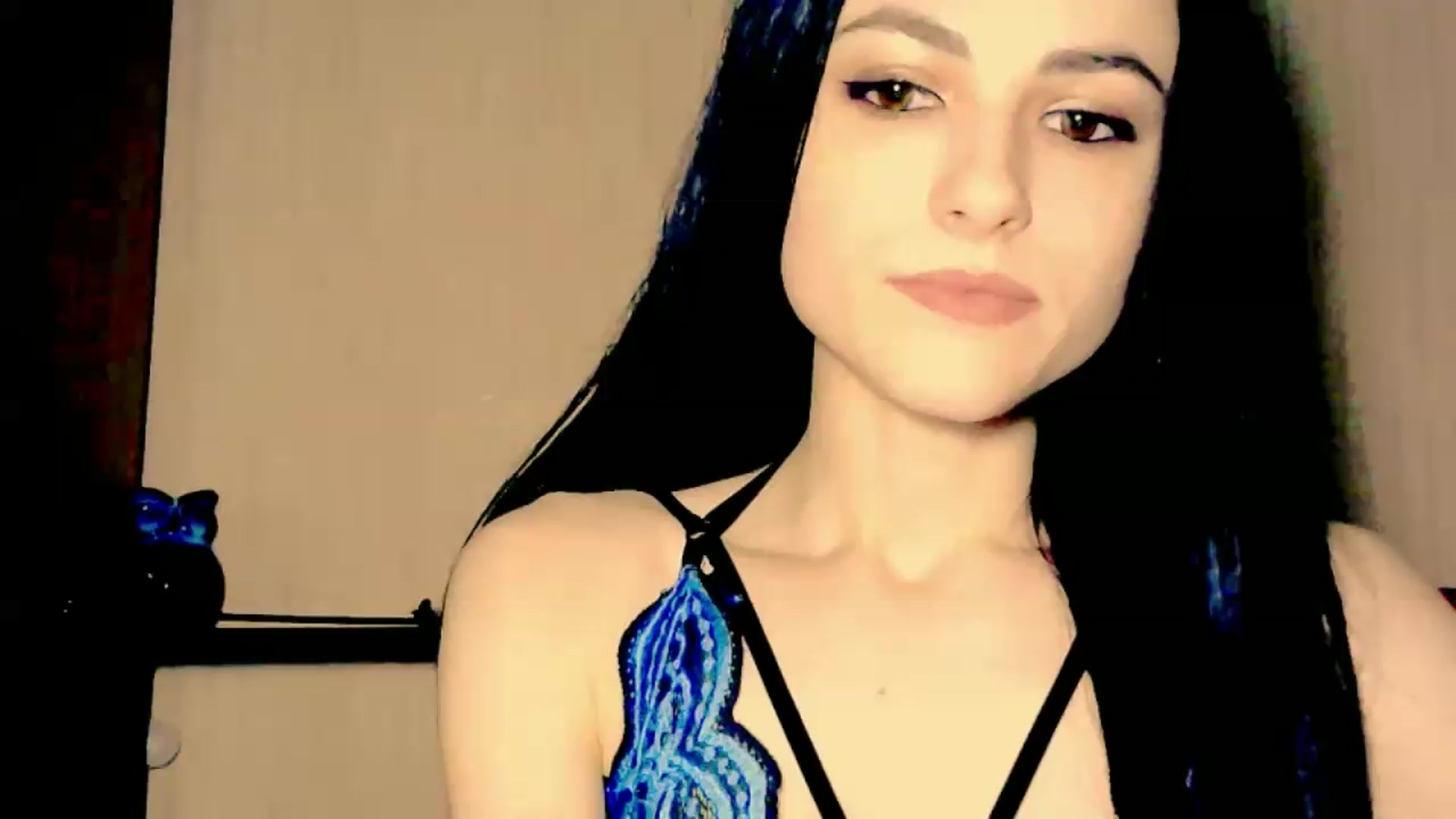 Gallery image thumbnail from Frioninny's myfreecams stream on, 06/06/2026, 21:18 image 5 of 20