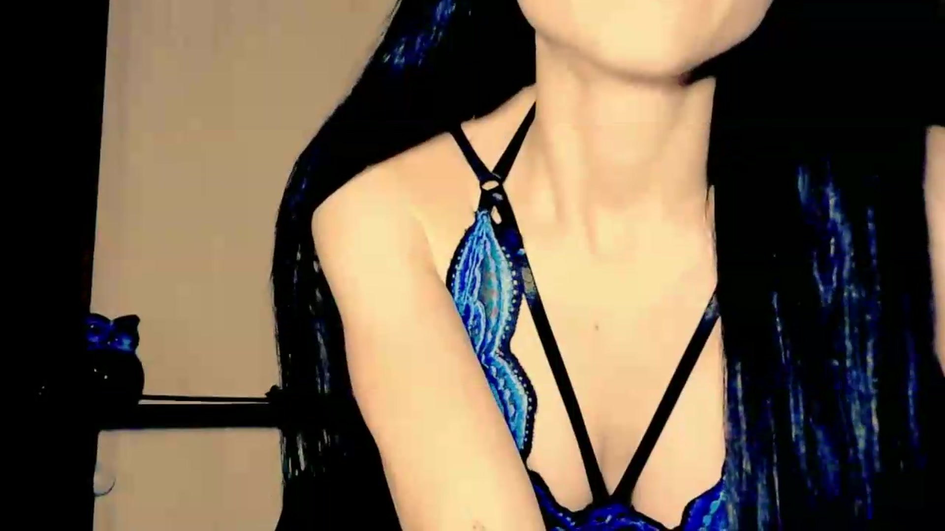 Gallery image thumbnail from Frioninny's myfreecams stream on, 06/06/2026, 21:18 image 12 of 20
