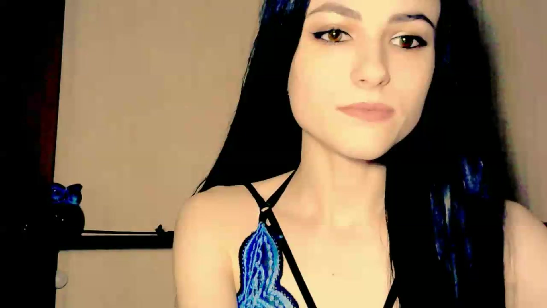 Gallery image thumbnail from Frioninny's myfreecams stream on, 06/06/2026, 21:18 image 20 of 20