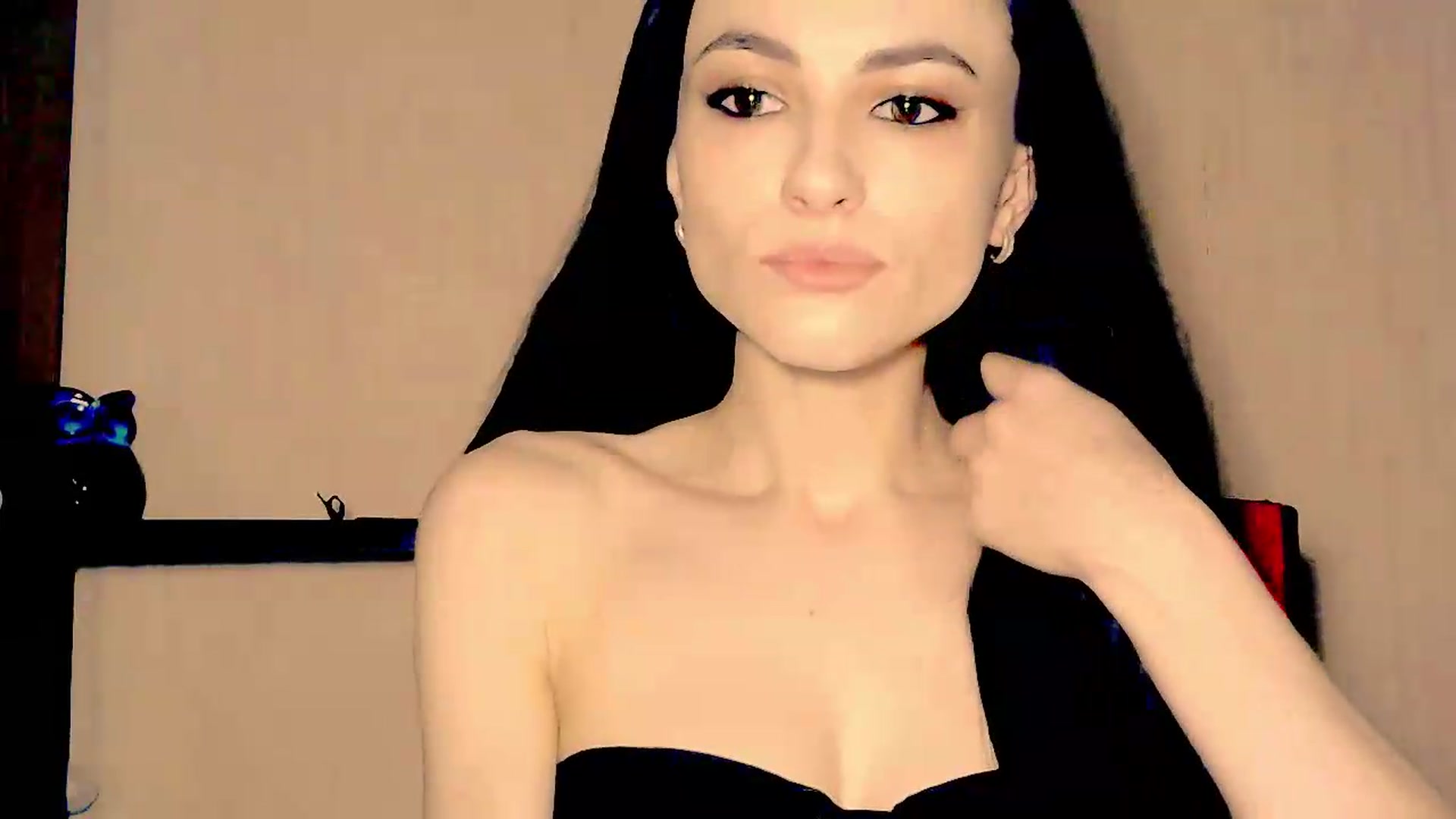 Gallery image thumbnail from Frioninny's myfreecams stream on, 06/12/2026, 19:17 image 2 of 20