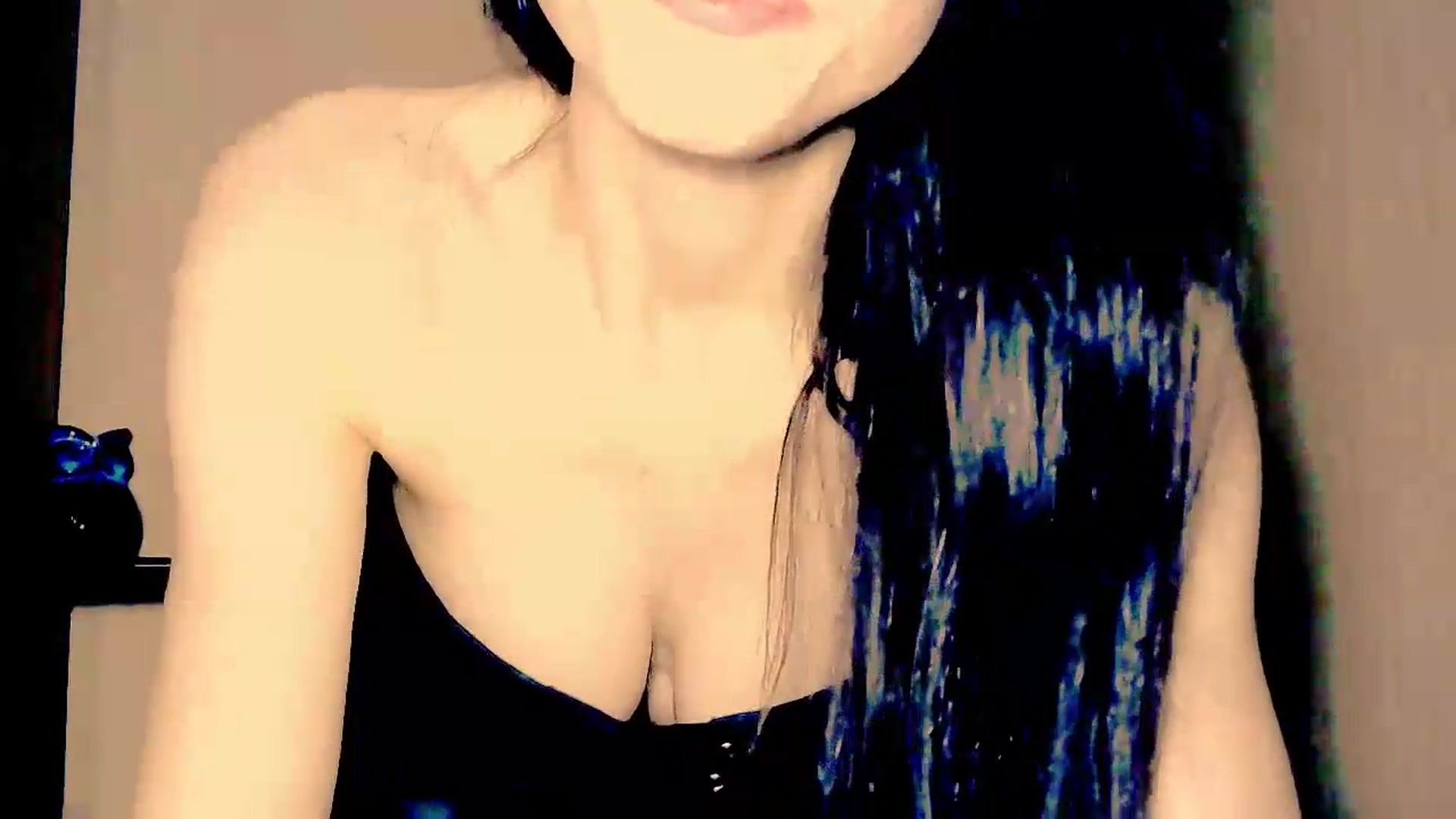 Gallery image thumbnail from Frioninny's myfreecams stream on, 06/12/2026, 19:17 image 18 of 20