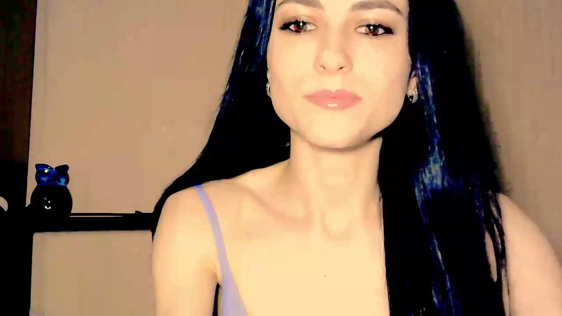 Gallery image thumbnail from Frioninny's myfreecams stream on, 06/13/2026, 22:01 image 18 of 20