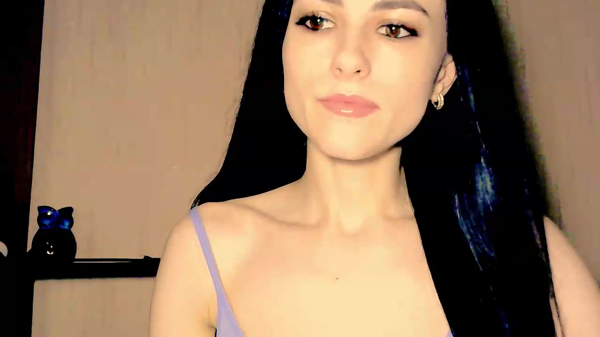 Gallery image thumbnail from Frioninny's myfreecams stream on, 06/13/2026, 22:01 image 17 of 20