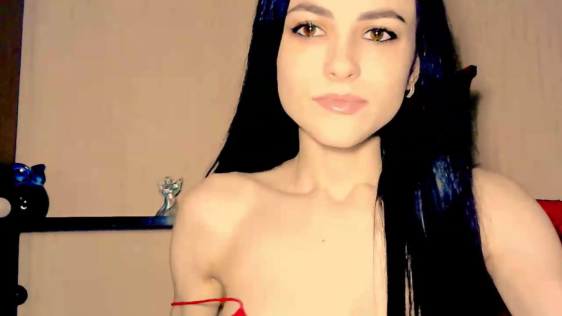 Gallery image thumbnail from Frioninny's myfreecams stream on, 06/18/2026, 20:57 image 4 of 20