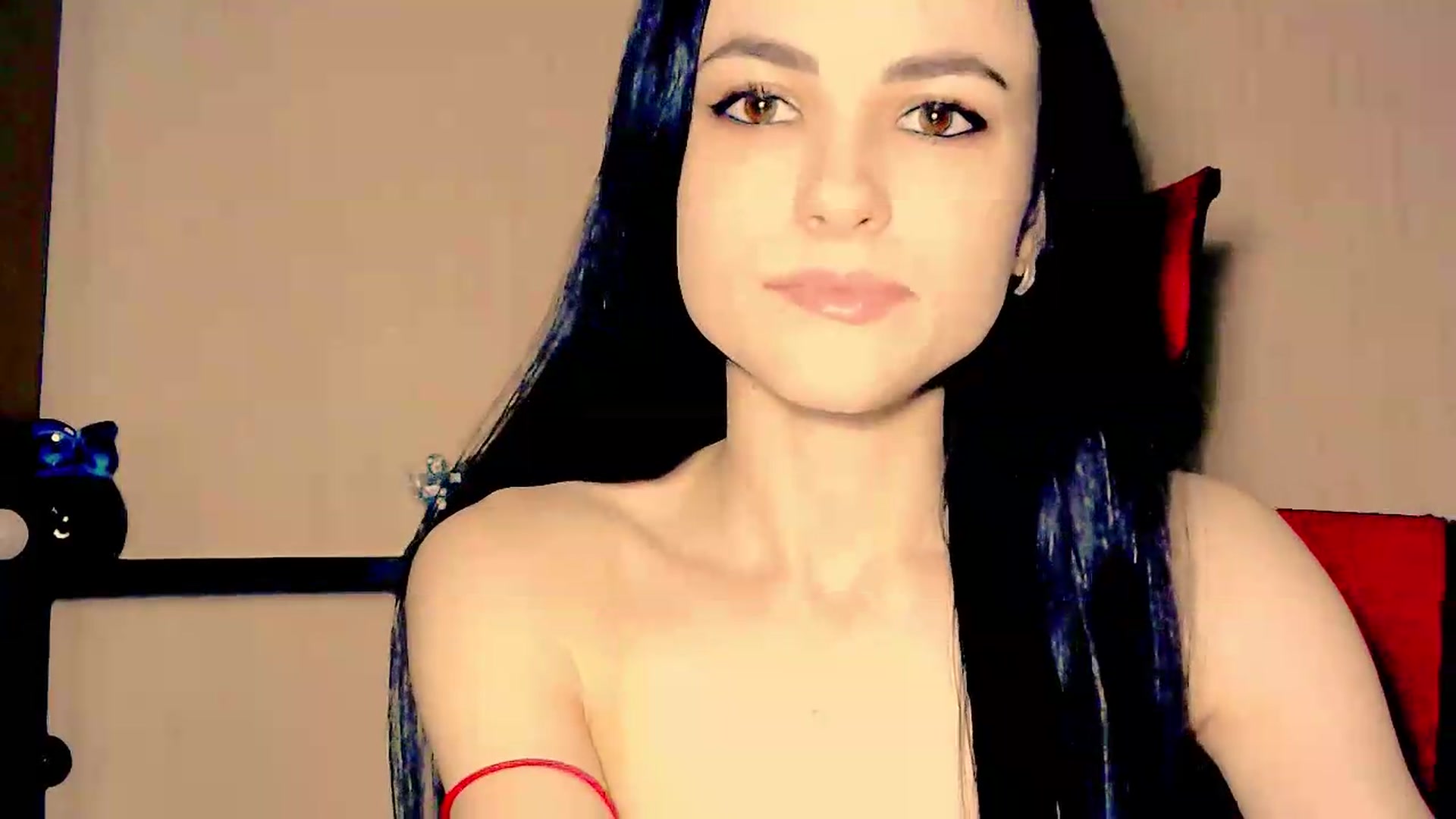 Gallery image thumbnail from Frioninny's myfreecams stream on, 06/18/2026, 20:57 image 5 of 20