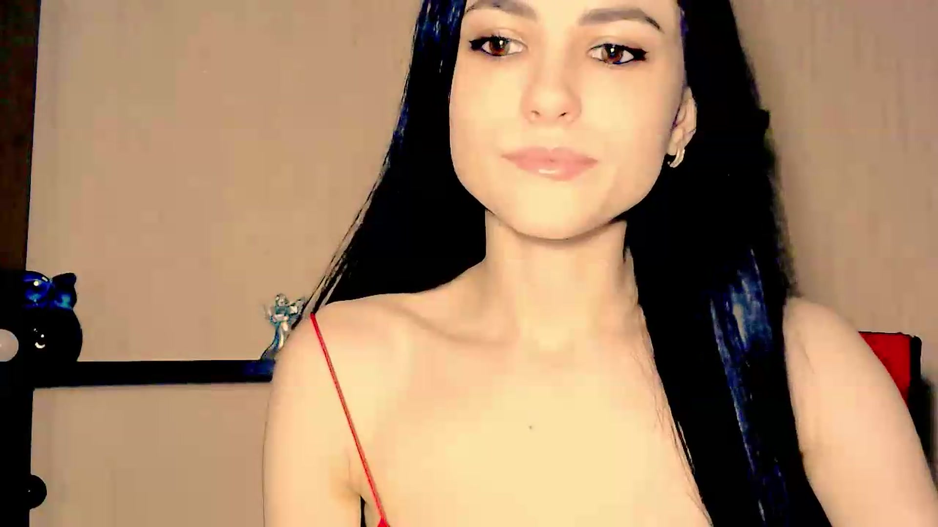 Gallery image thumbnail from Frioninny's myfreecams stream on, 06/18/2026, 20:57 image 18 of 20