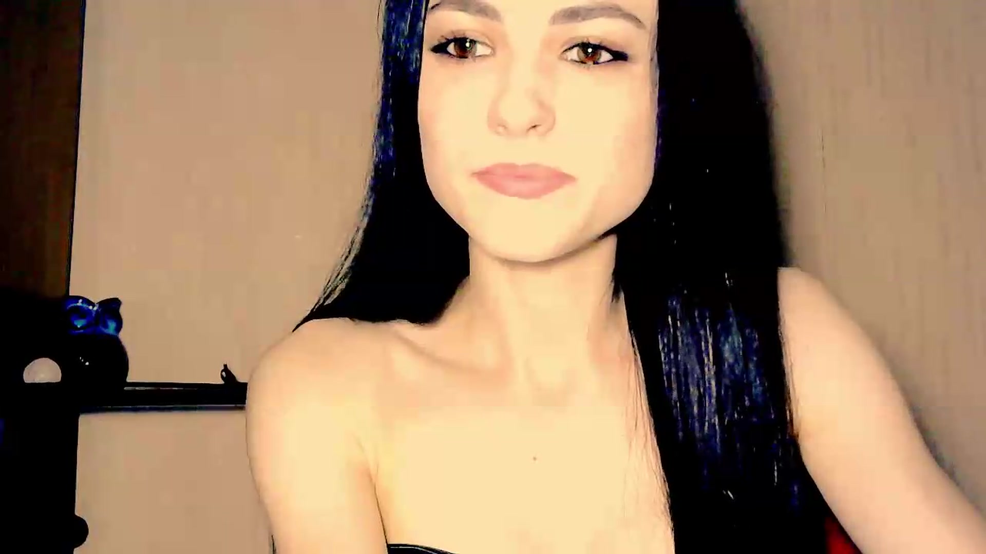 Gallery image thumbnail from Frioninny's myfreecams stream on, 06/25/2026, 19:05 image 2 of 20