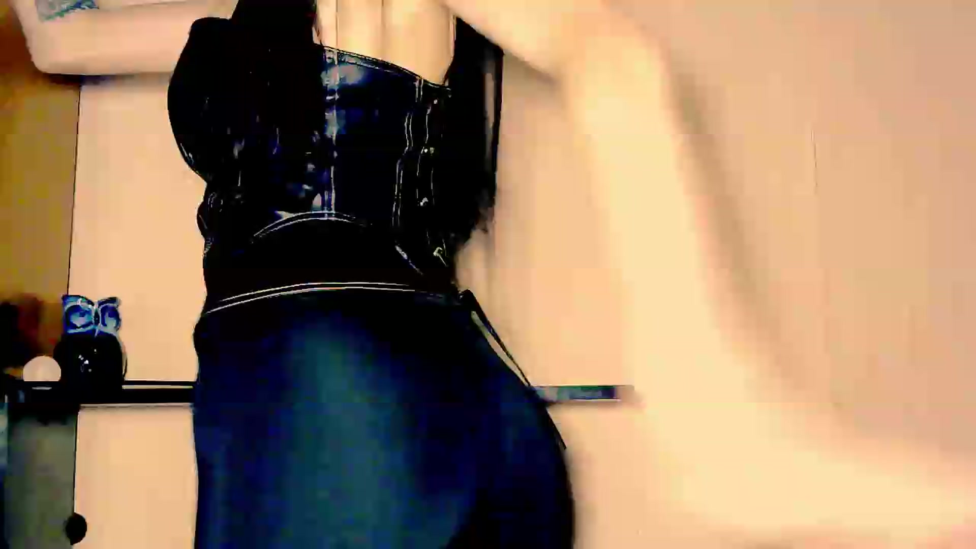 Gallery image thumbnail from Frioninny's myfreecams stream on, 06/25/2026, 19:05 image 4 of 20