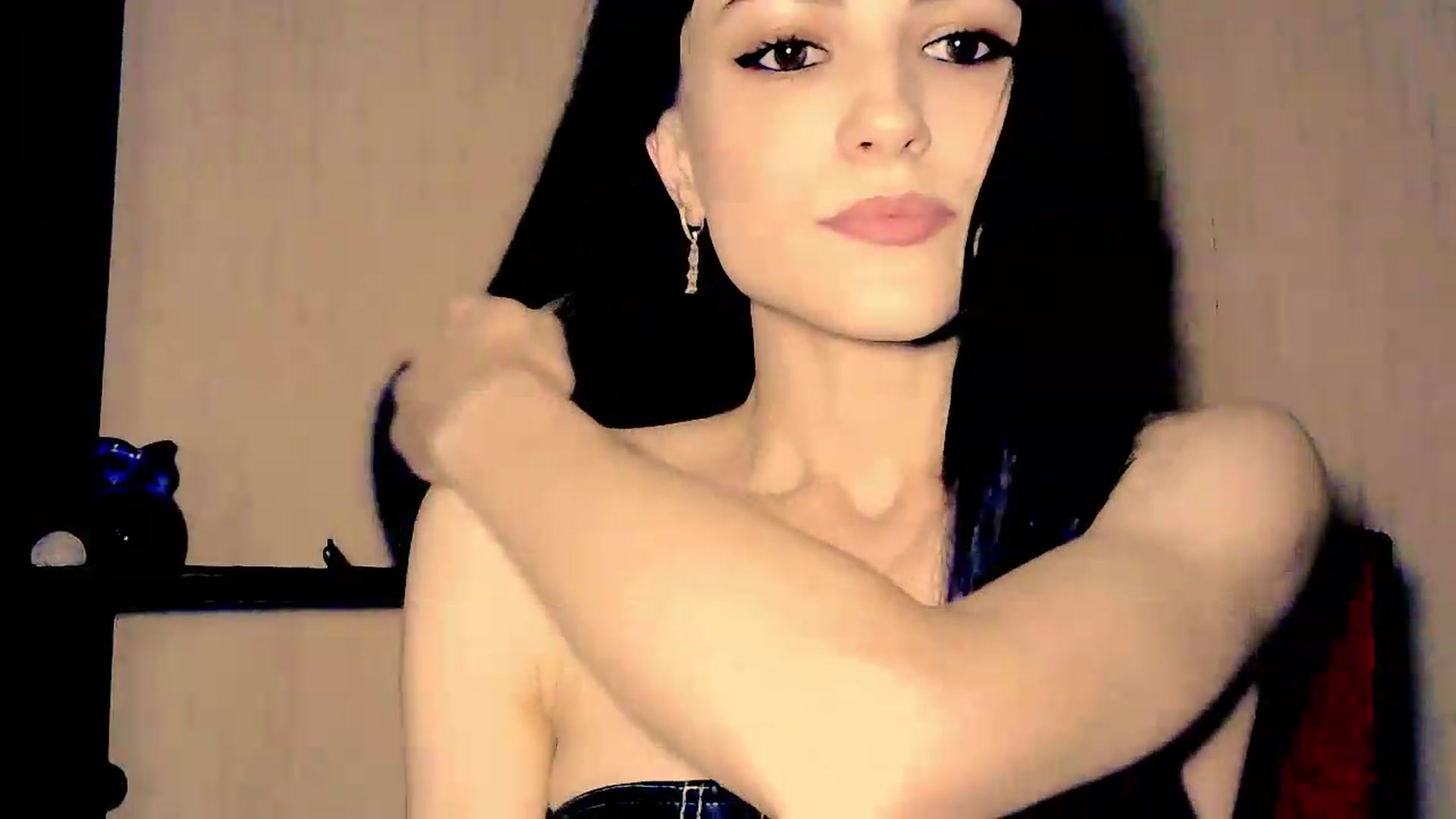 Gallery image thumbnail from Frioninny's myfreecams stream on, 06/25/2026, 19:05 image 19 of 20