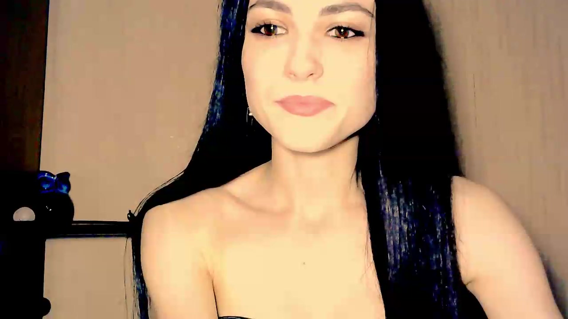 Gallery image thumbnail from Frioninny's myfreecams stream on, 06/25/2026, 19:05 image 10 of 20