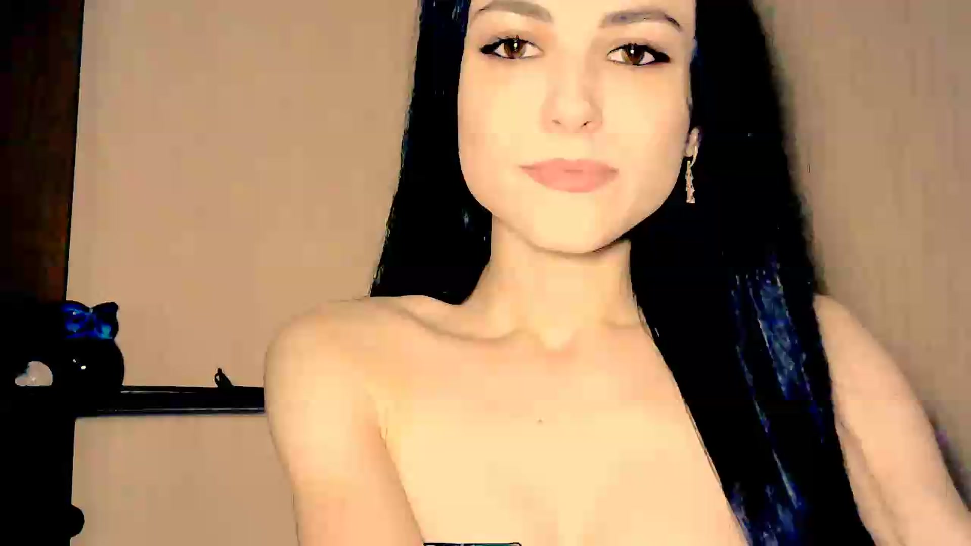 Gallery image thumbnail from Frioninny's myfreecams stream on, 06/25/2026, 20:06 image 13 of 20