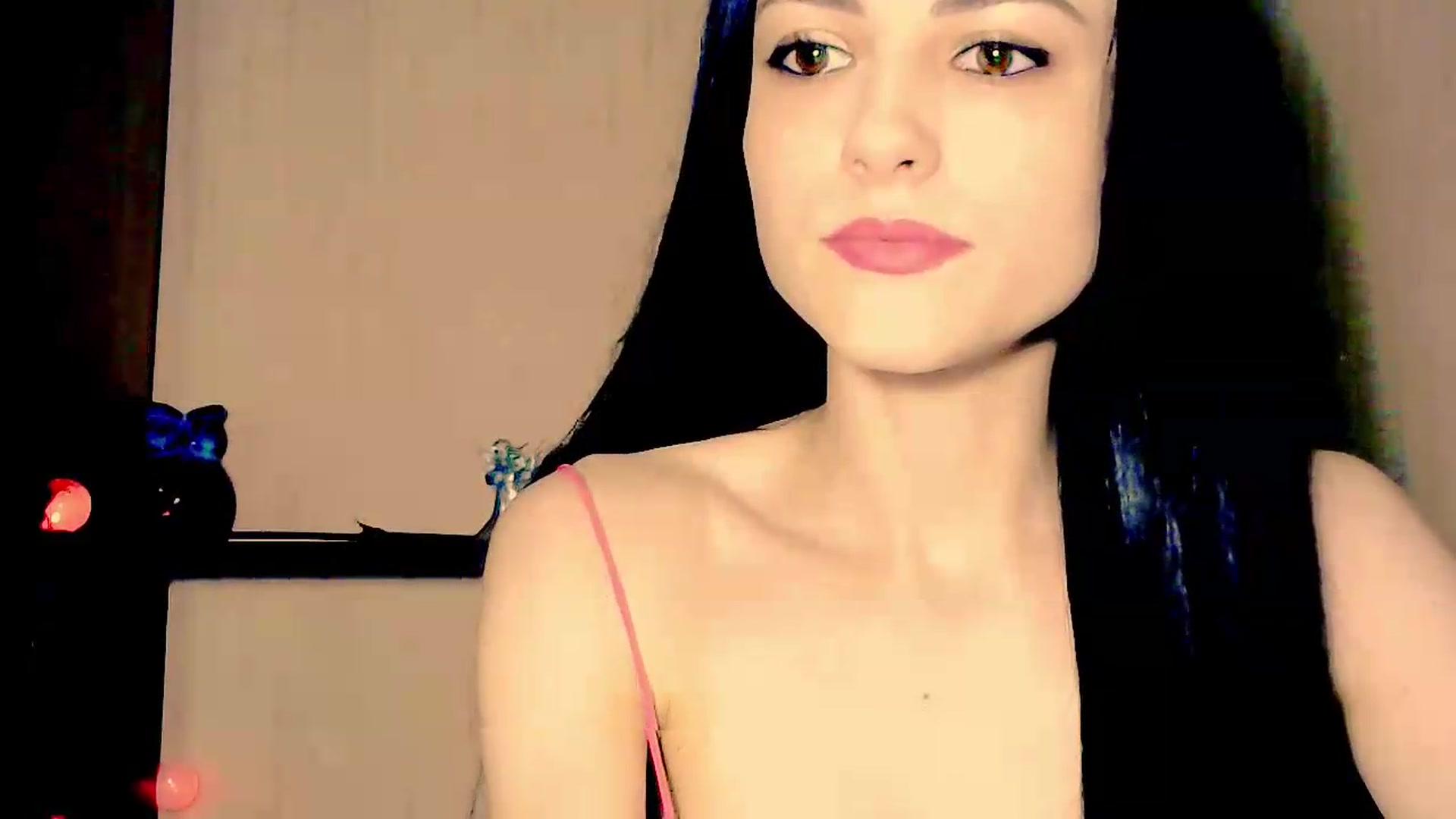 Gallery image thumbnail from Frioninny's myfreecams stream on, 06/26/2026, 18:59 image 13 of 20
