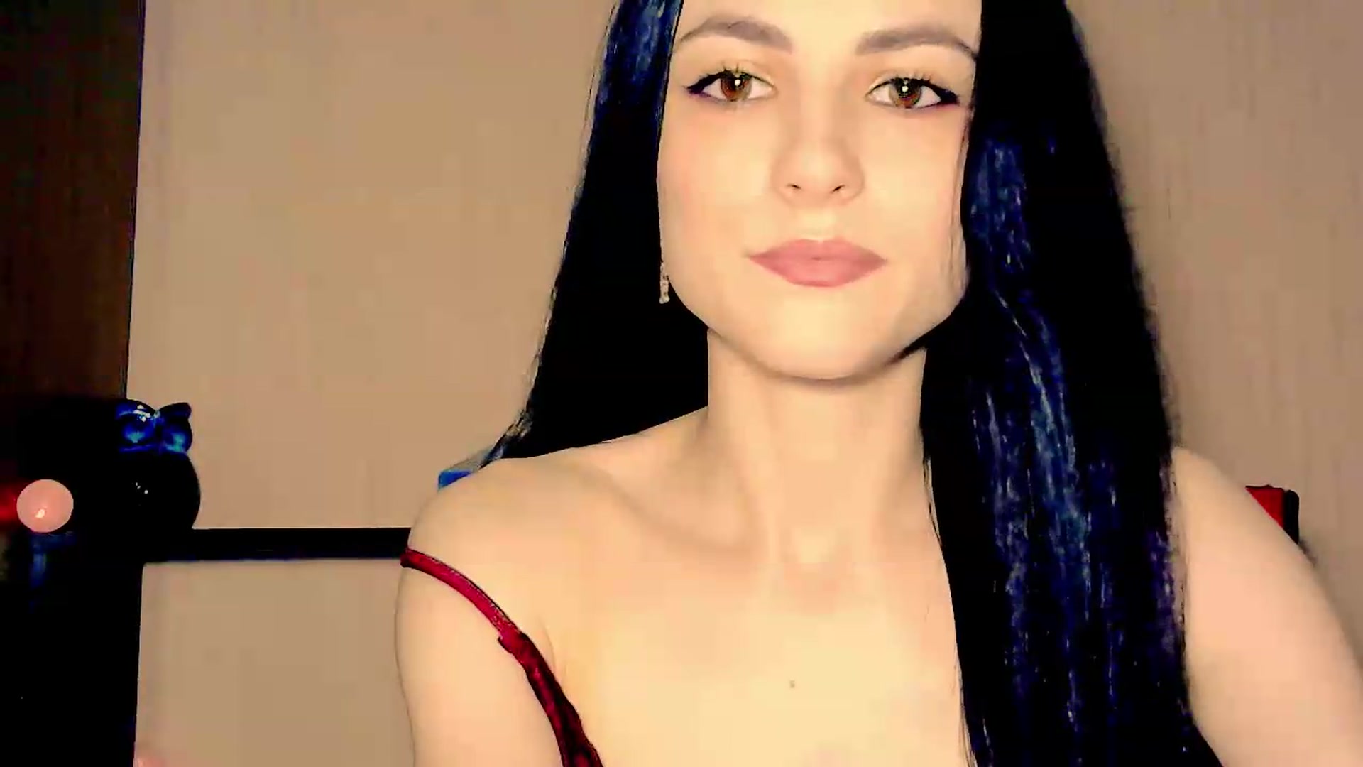 Gallery image thumbnail from Frioninny's myfreecams stream on, 06/27/2026, 19:10 image 7 of 20