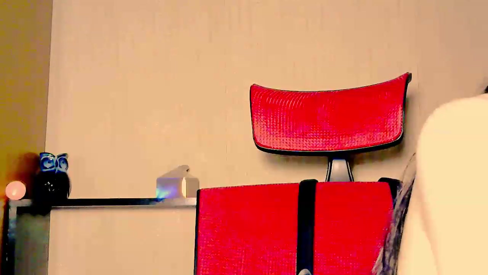 Gallery image thumbnail from Frioninny's myfreecams stream on, 06/27/2026, 19:10 image 19 of 20