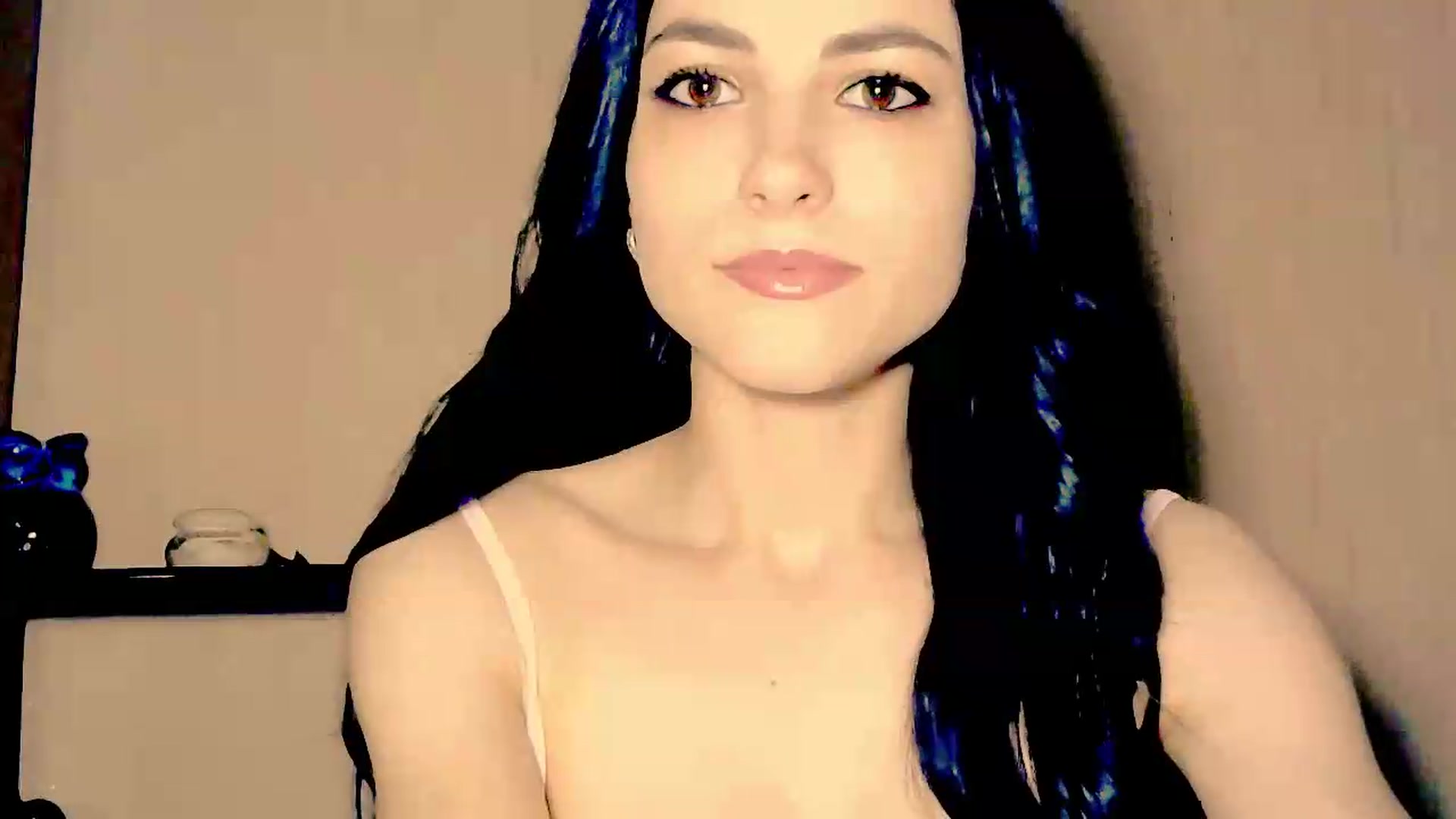 Gallery image thumbnail from Frioninny's myfreecams stream on, 07/11/2026, 17:53 image 2 of 20