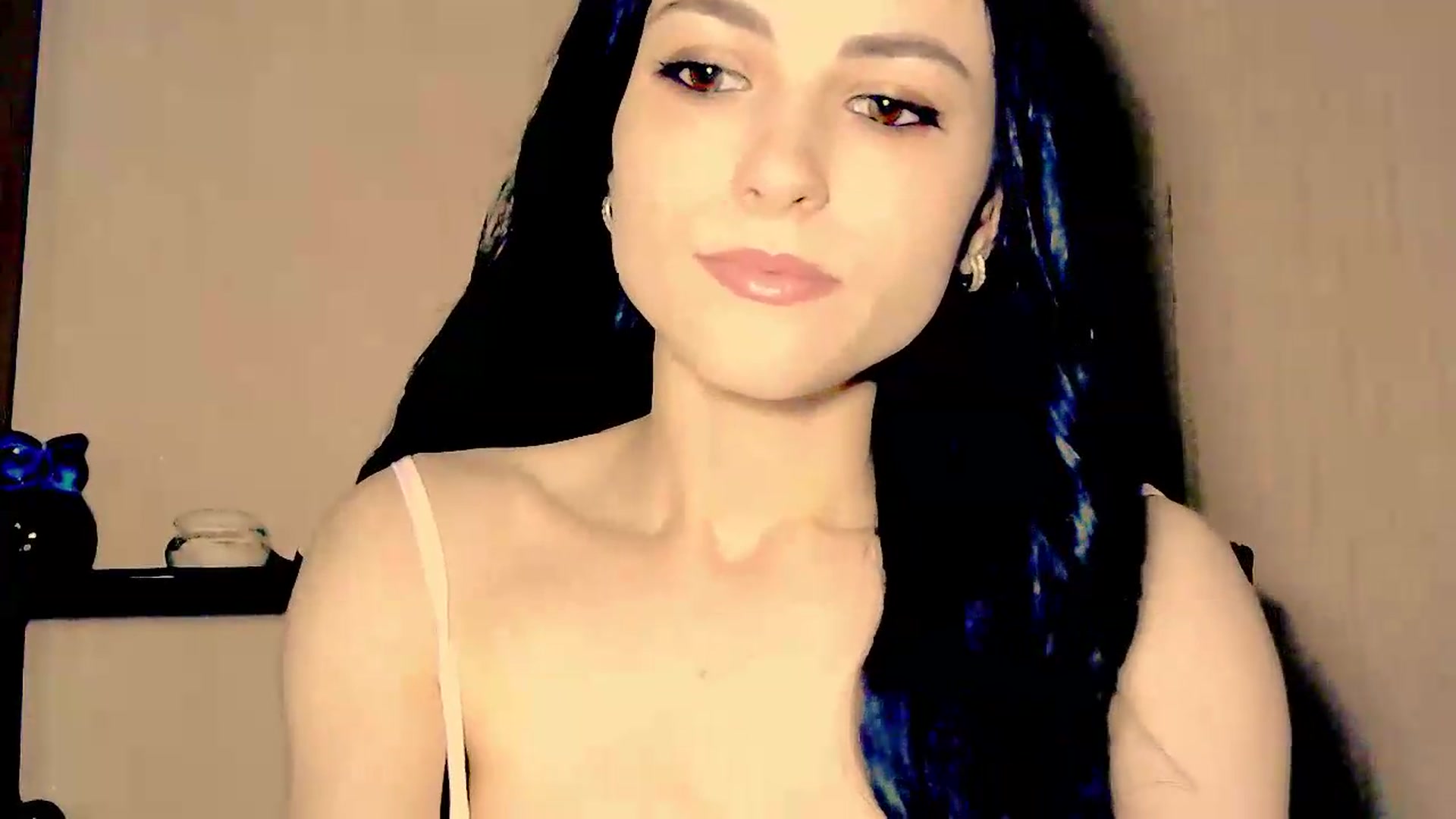 Gallery image thumbnail from Frioninny's myfreecams stream on, 07/11/2026, 17:53 image 3 of 20